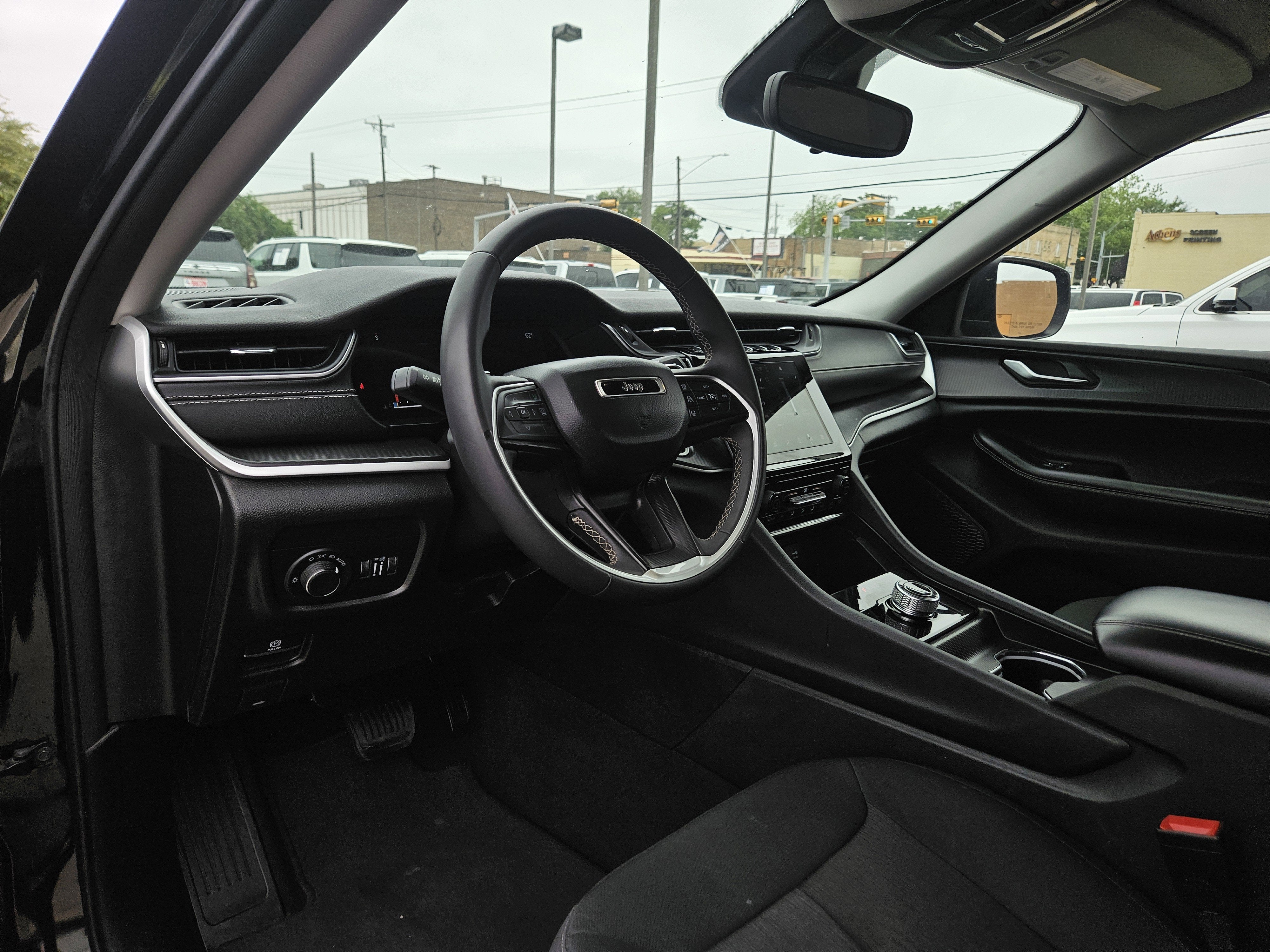 2023 Jeep Grand Cherokee Laredo