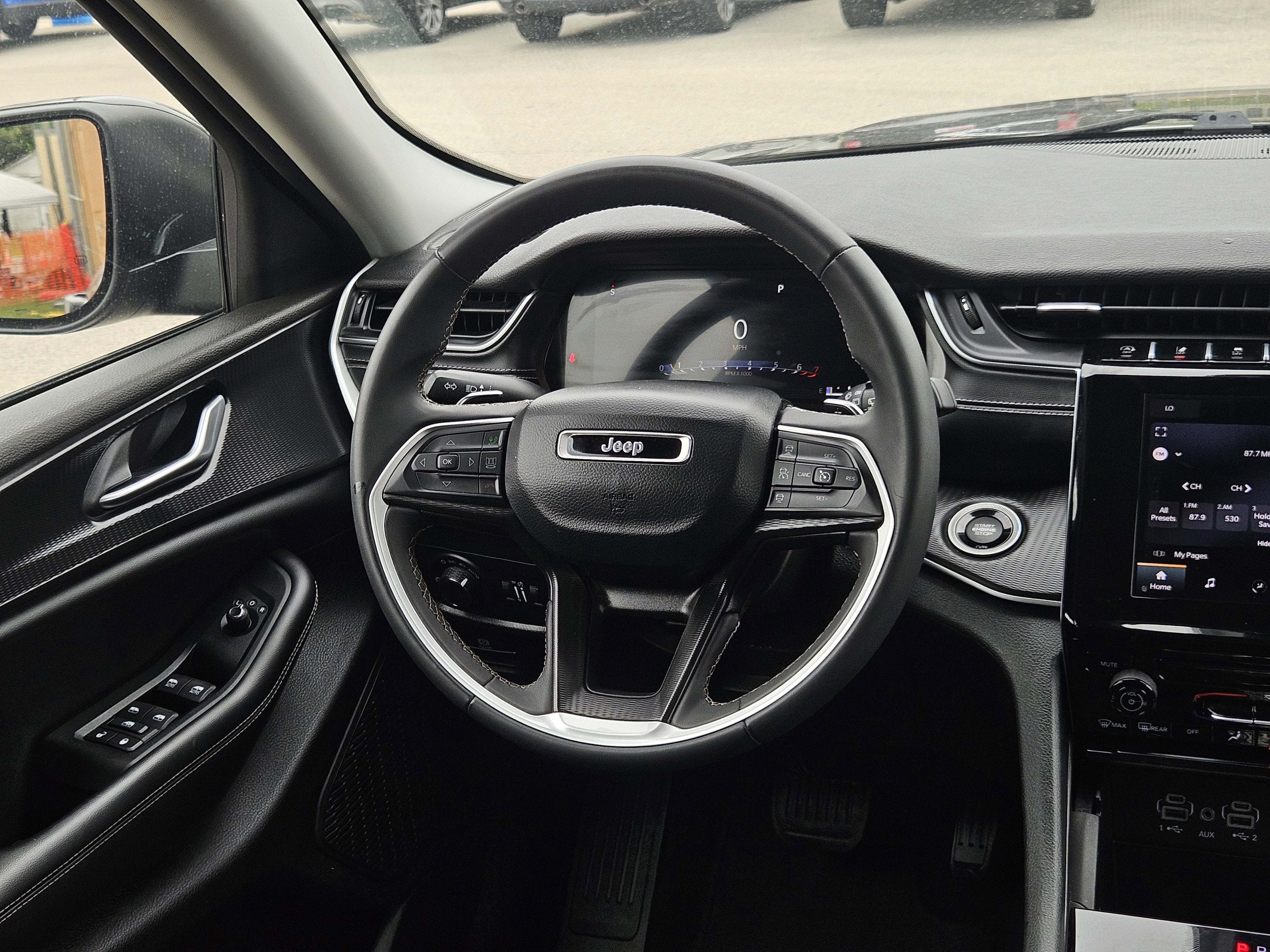 2023 Jeep Grand Cherokee Laredo
