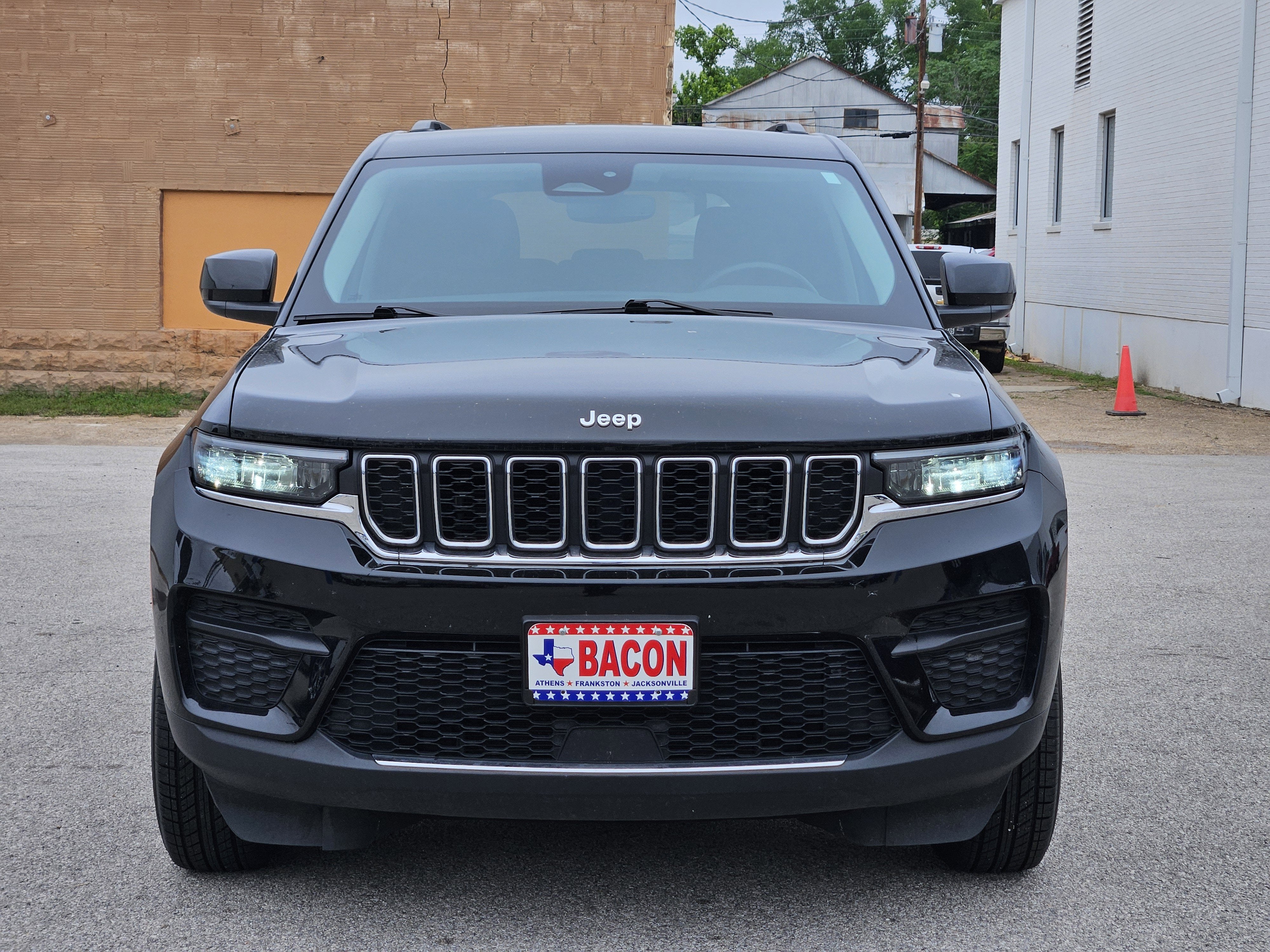 2023 Jeep Grand Cherokee Laredo
