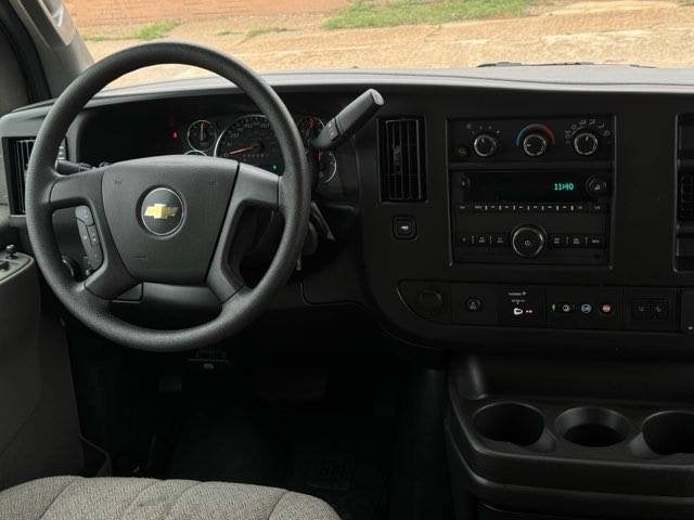2025 Chevrolet Express Passenger 1LT