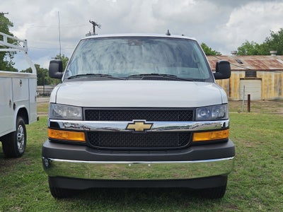 2025 Chevrolet Express Passenger 1LT