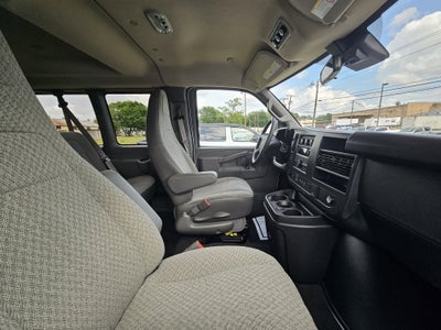2025 Chevrolet Express Passenger 1LT