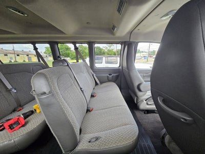 2025 Chevrolet Express Passenger 1LT