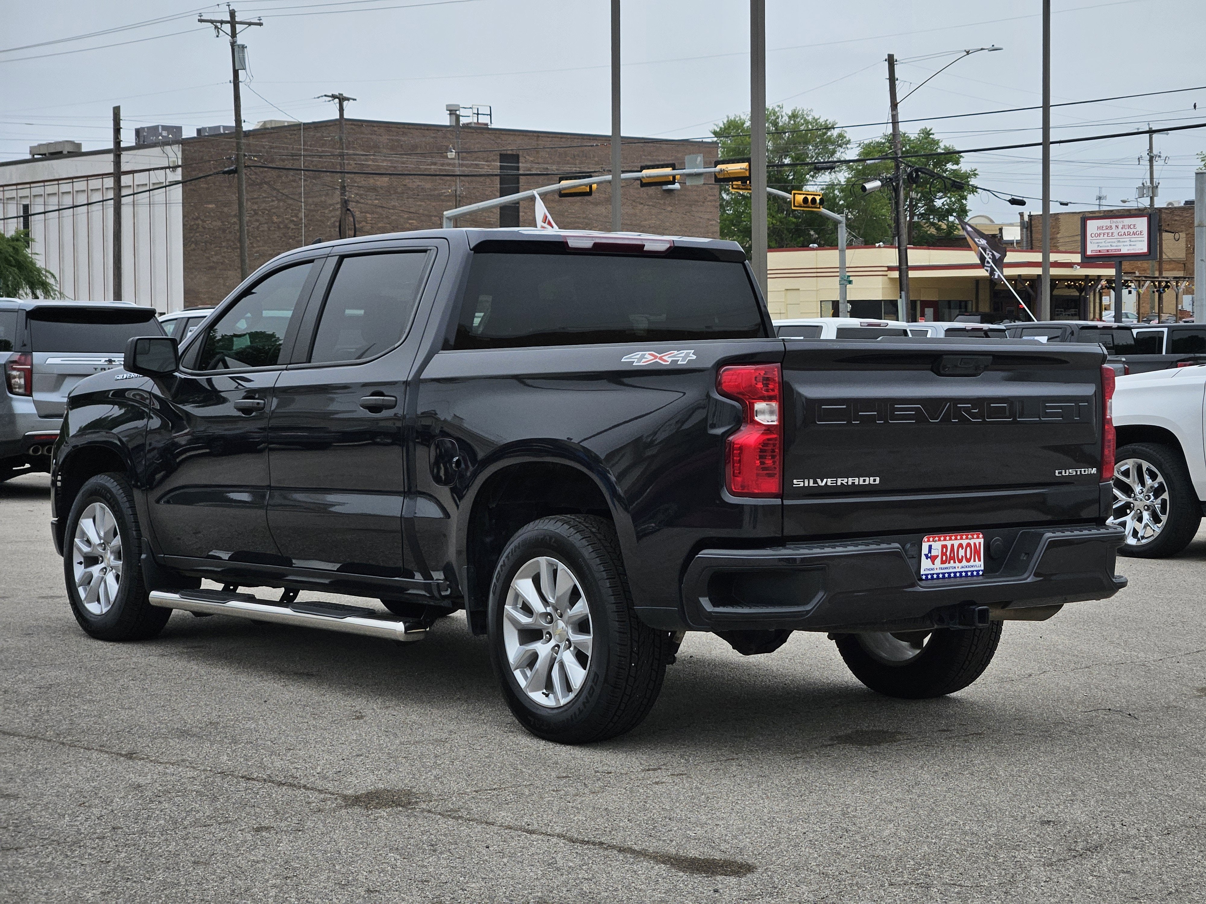 2022 Chevrolet Silverado 1500 Custom