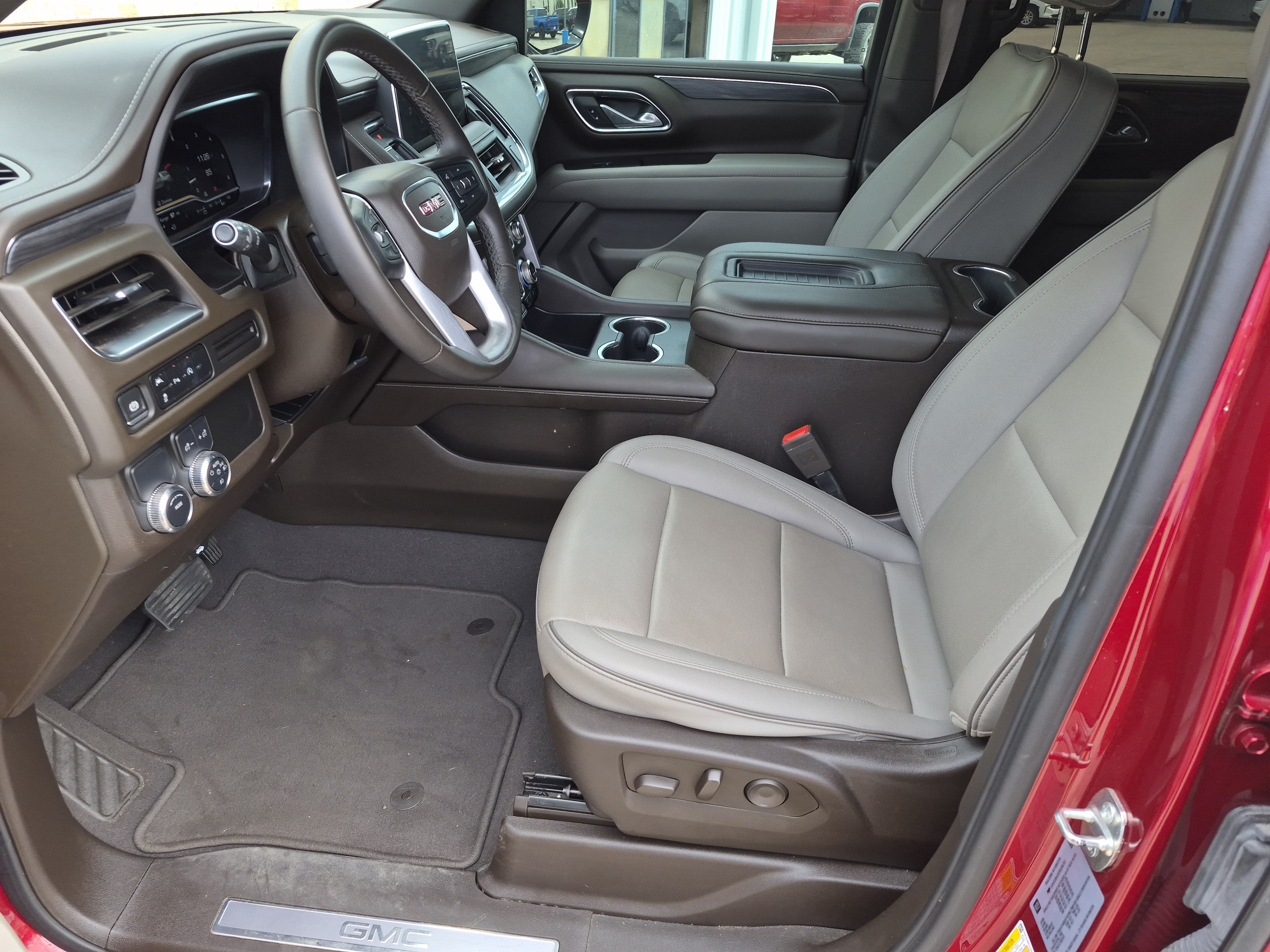 2024 GMC Yukon SLT