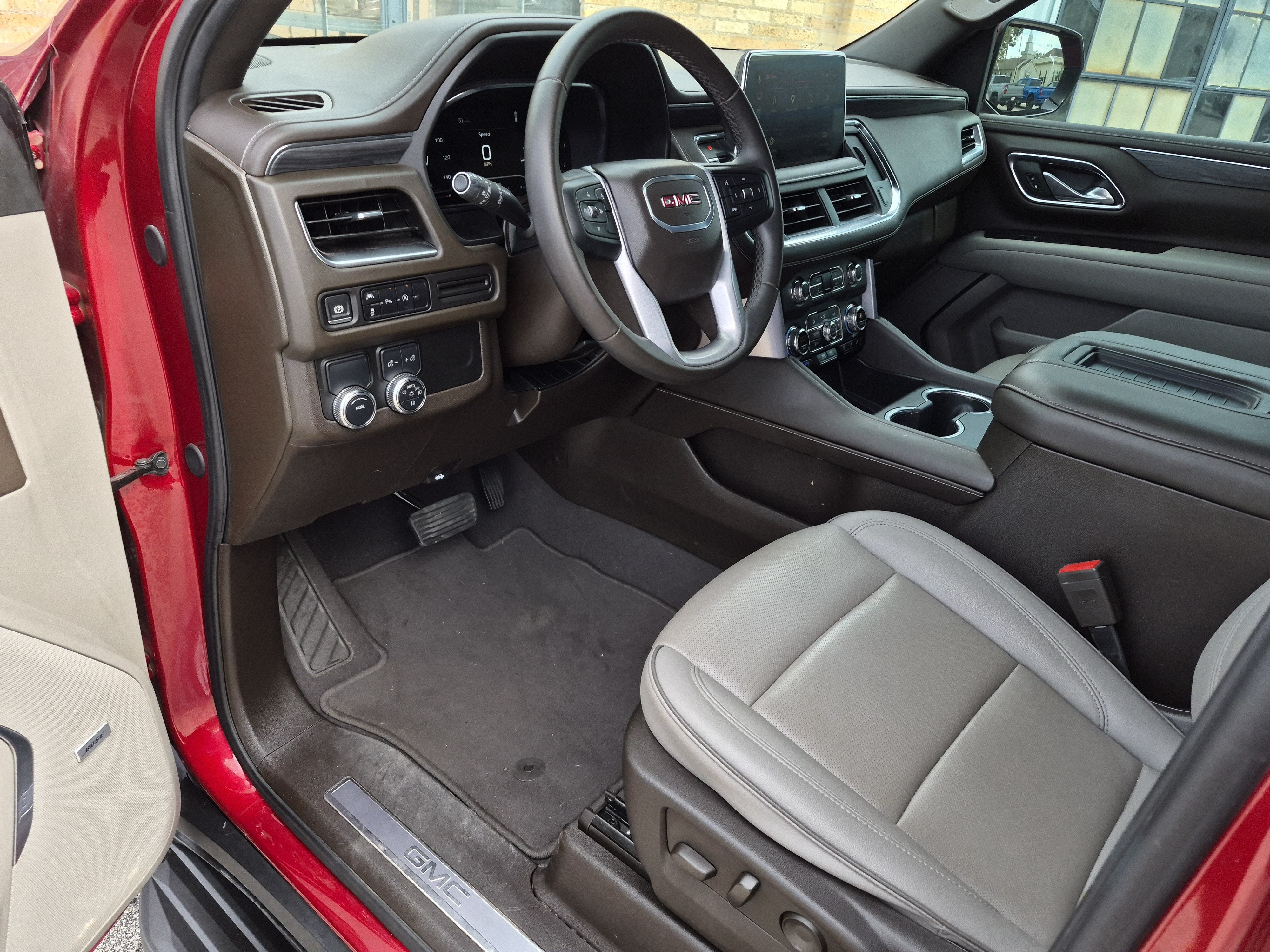 2024 GMC Yukon SLT