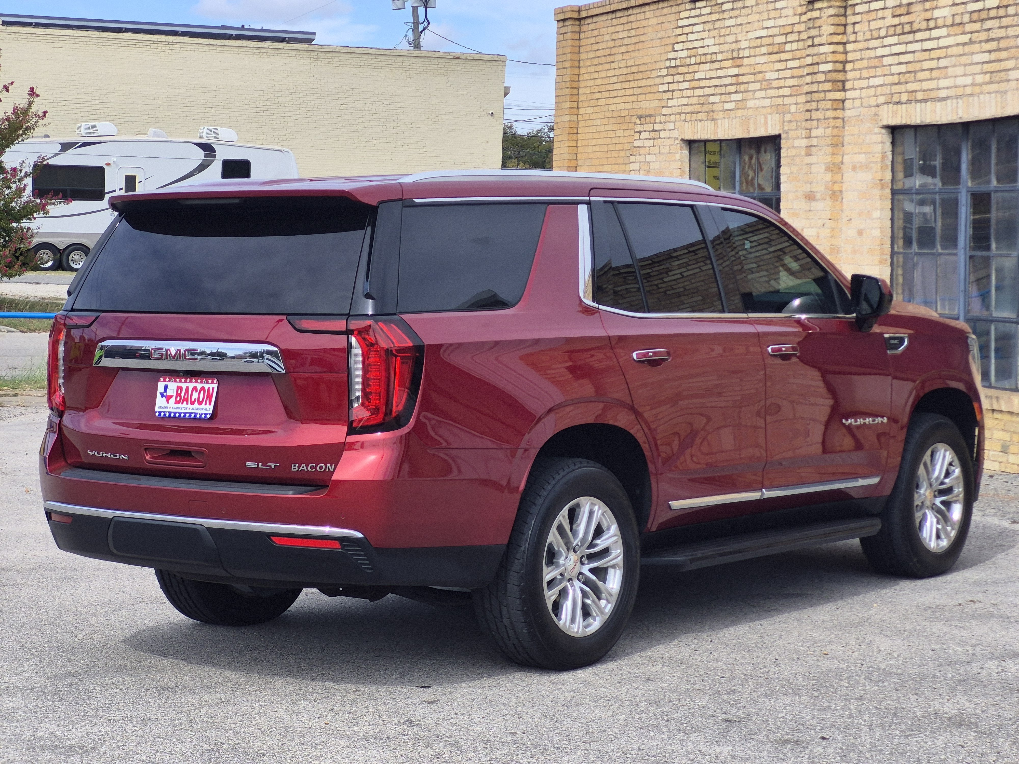 2024 GMC Yukon SLT