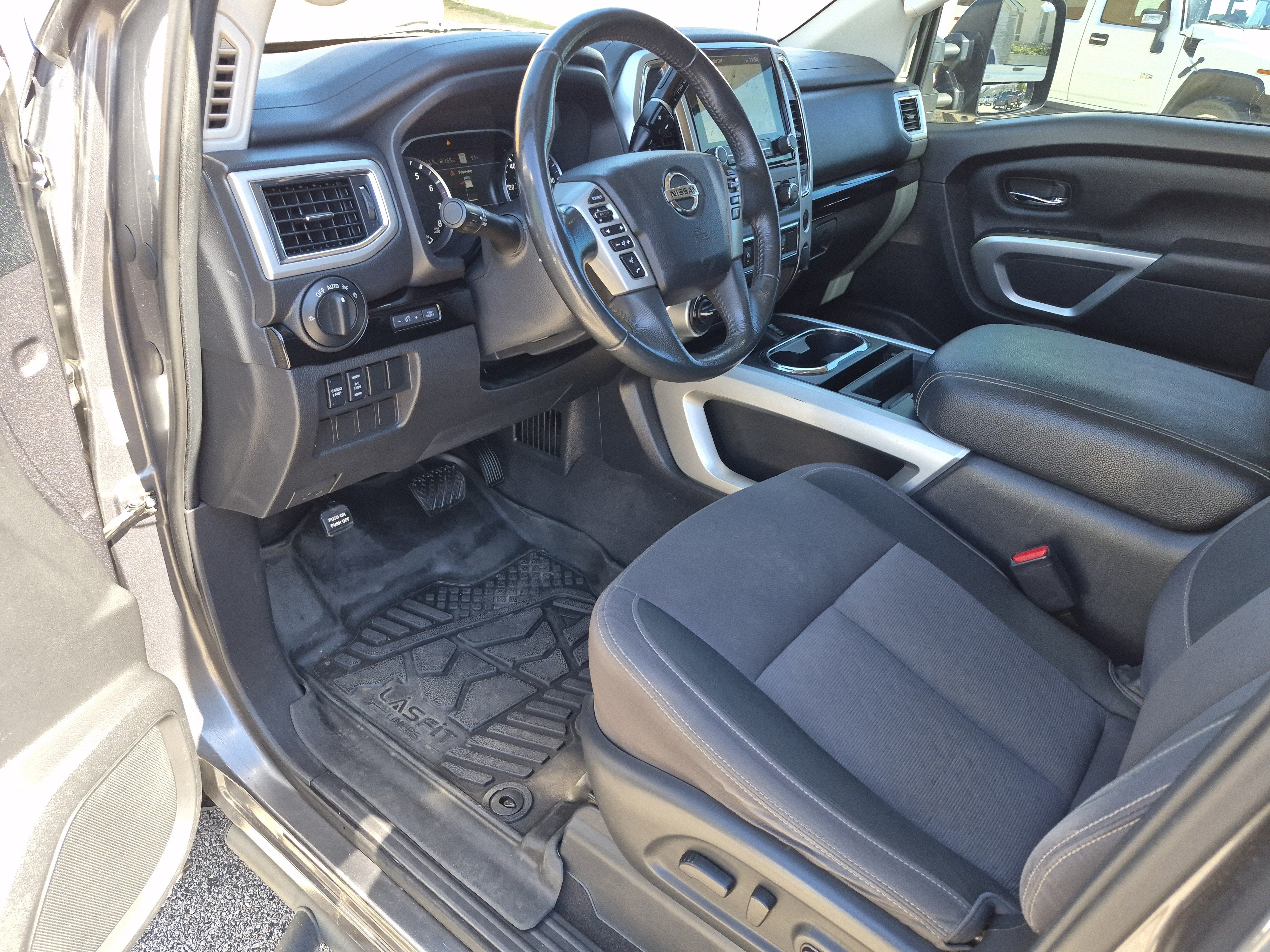 2021 Nissan Titan SV