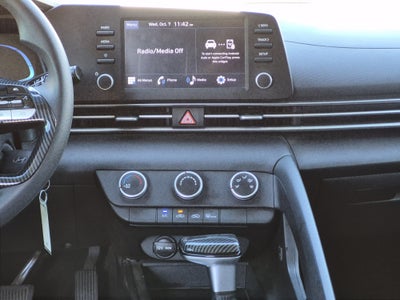 2024 Hyundai Elantra SE
