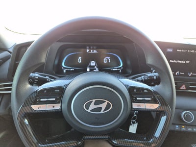 2024 Hyundai Elantra SE