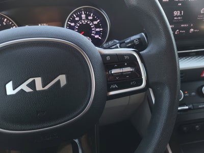 2022 Kia Carnival LX