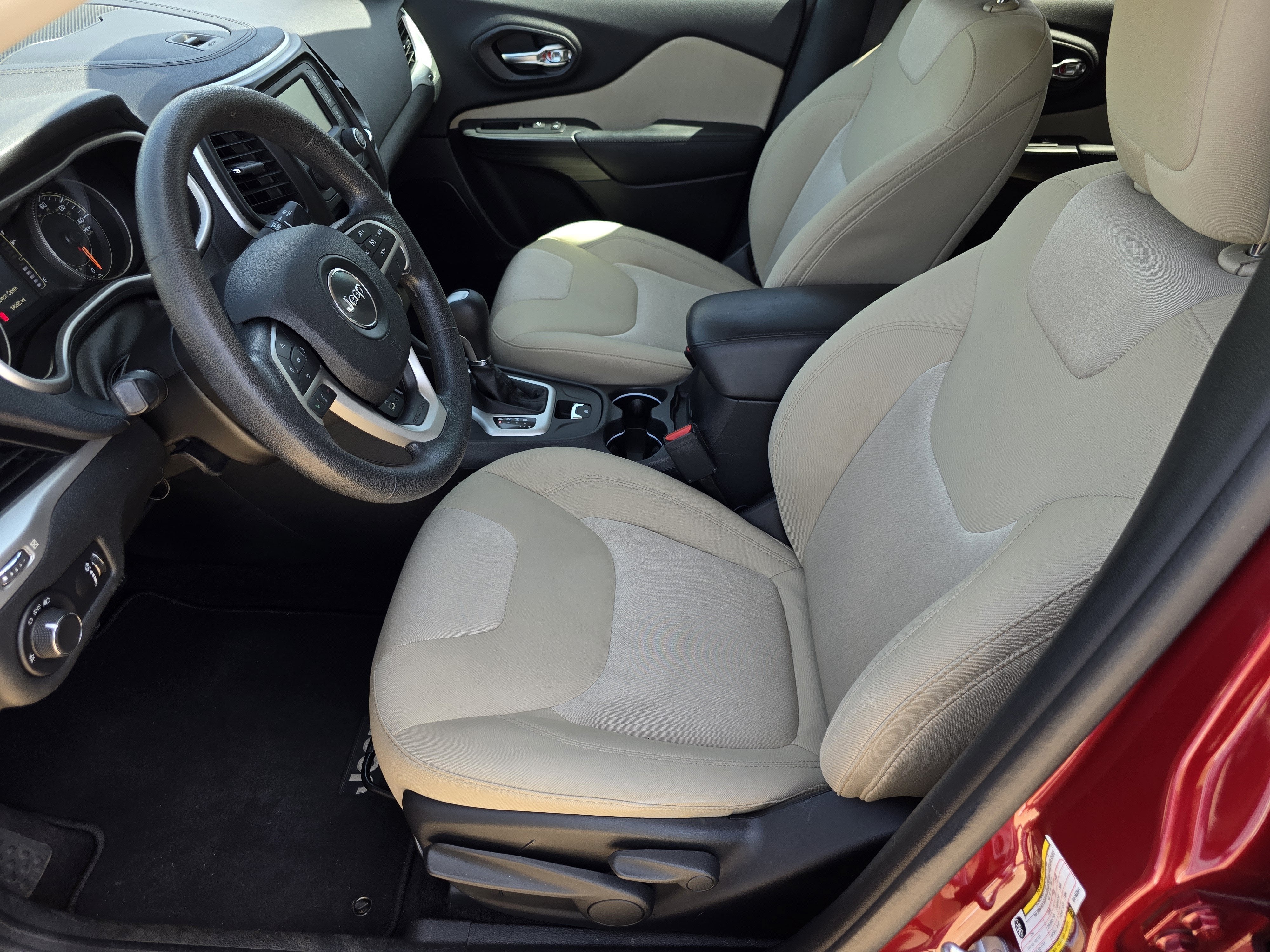 2016 Jeep Cherokee Sport