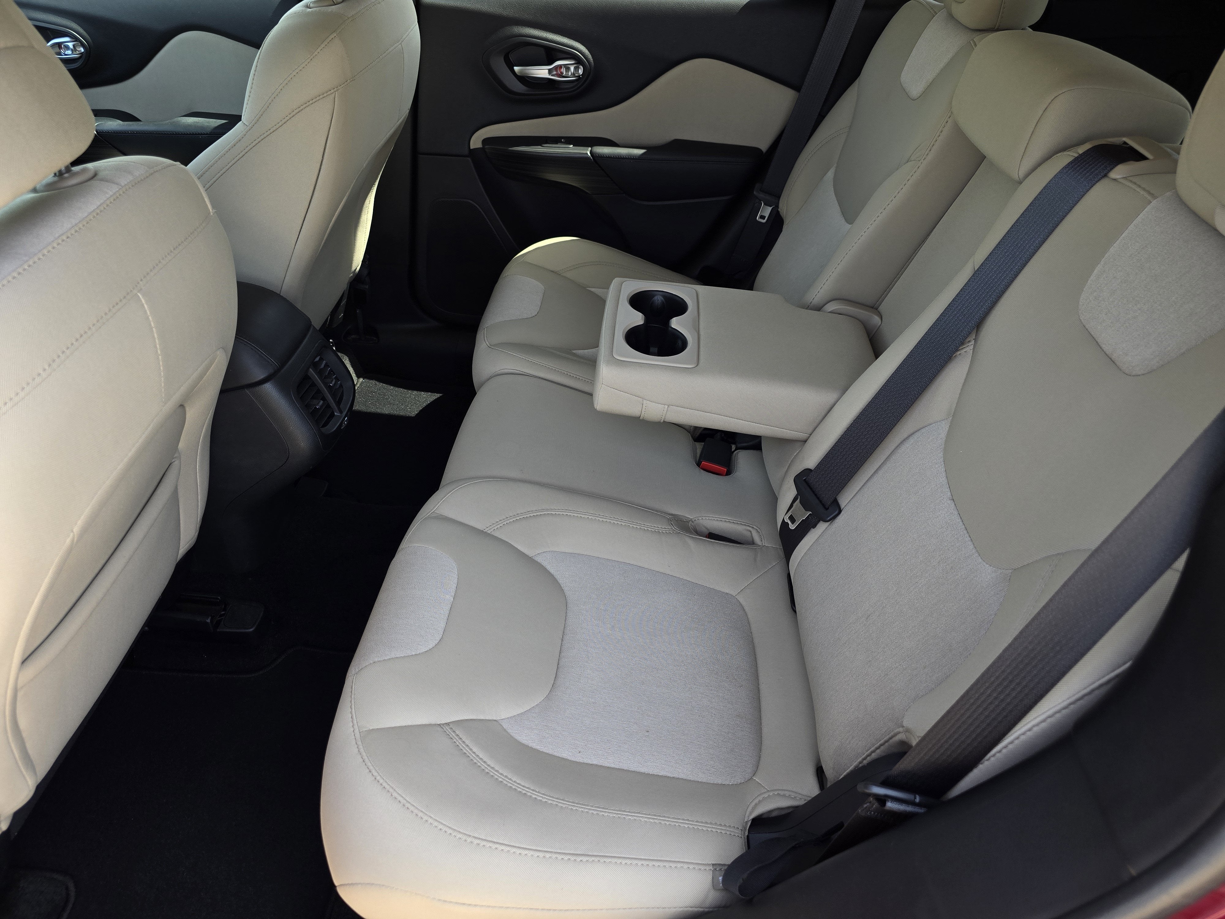 2016 Jeep Cherokee Sport
