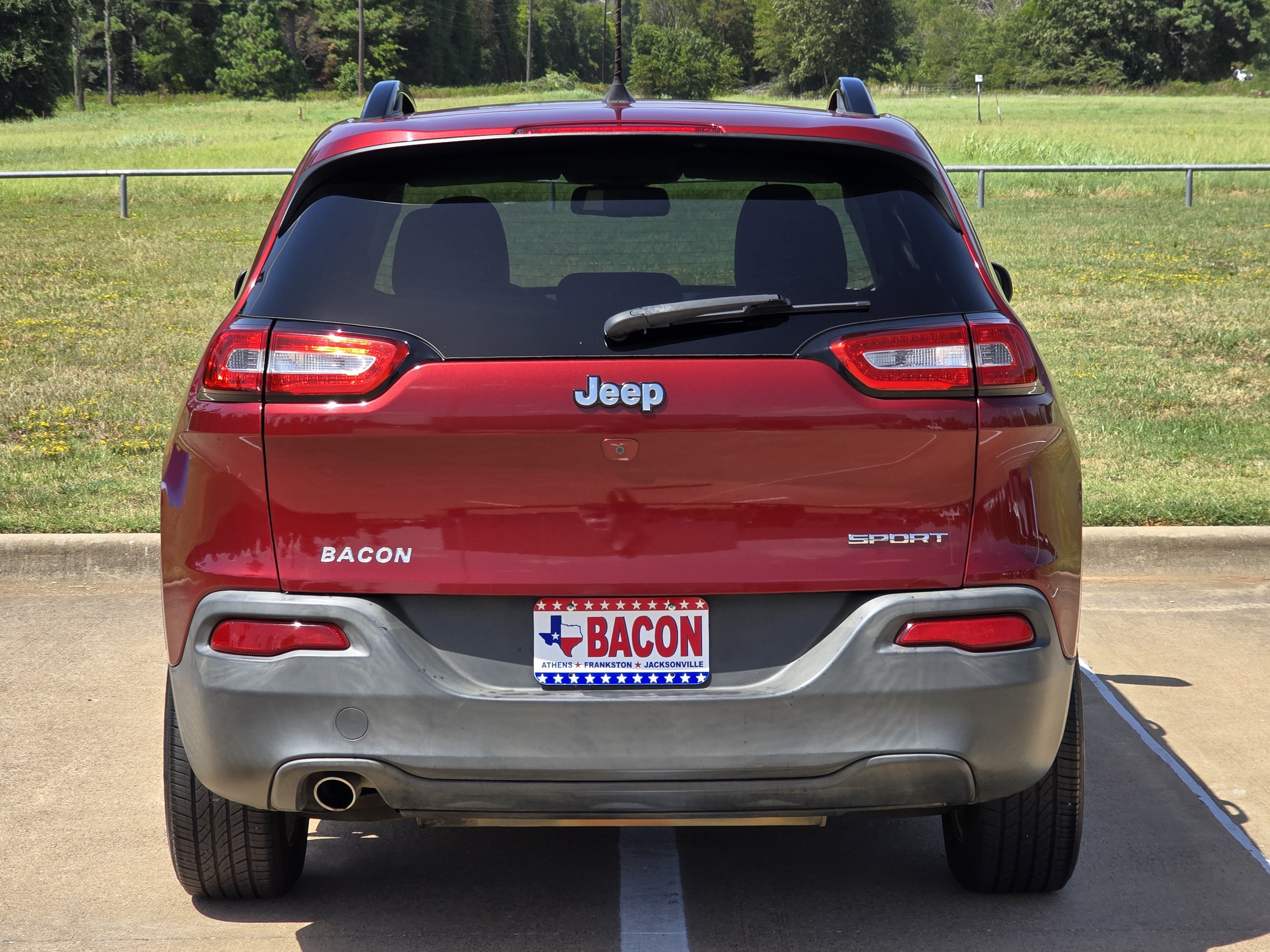 2016 Jeep Cherokee Sport