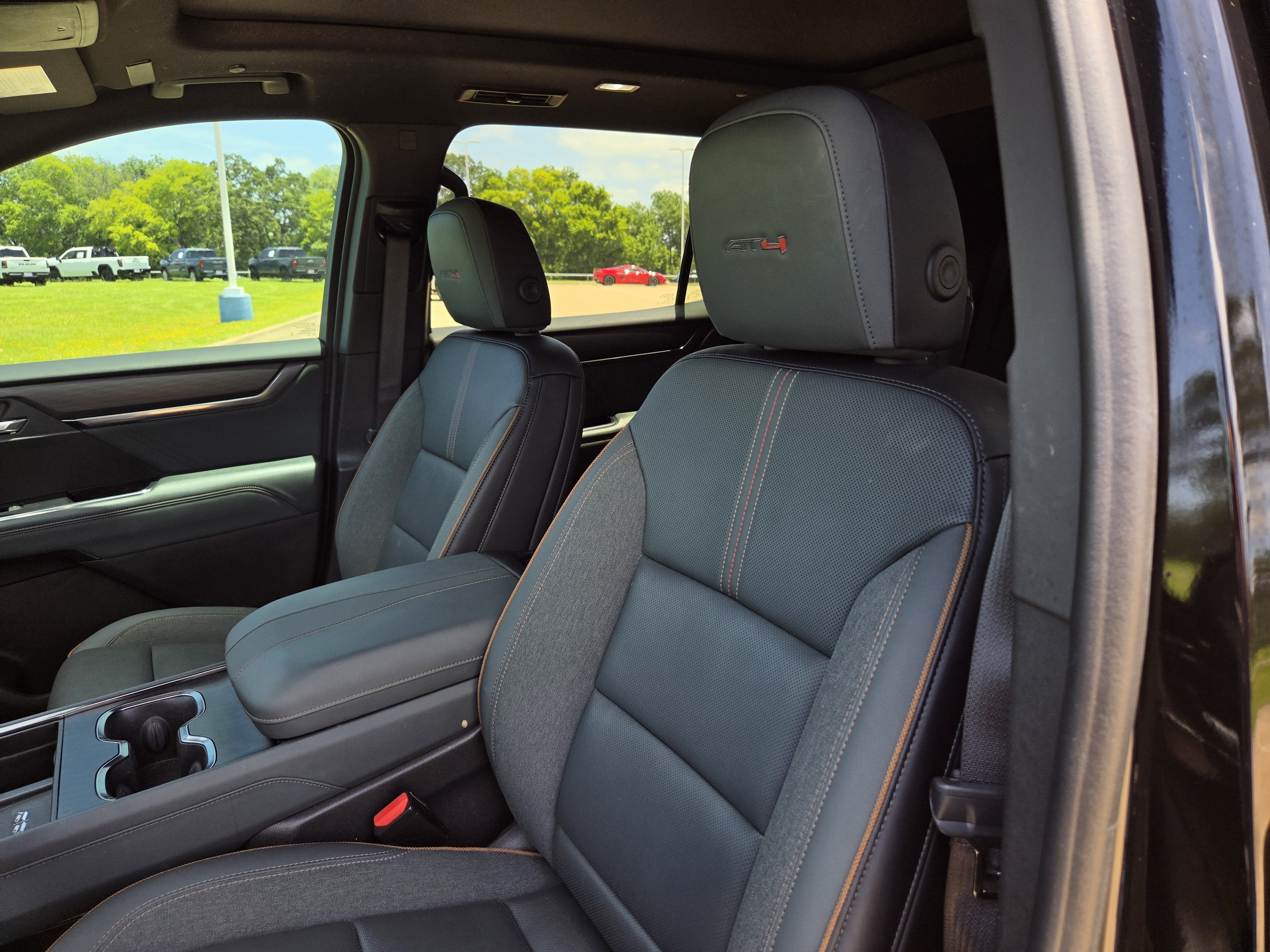 2024 GMC Acadia AWD AT4