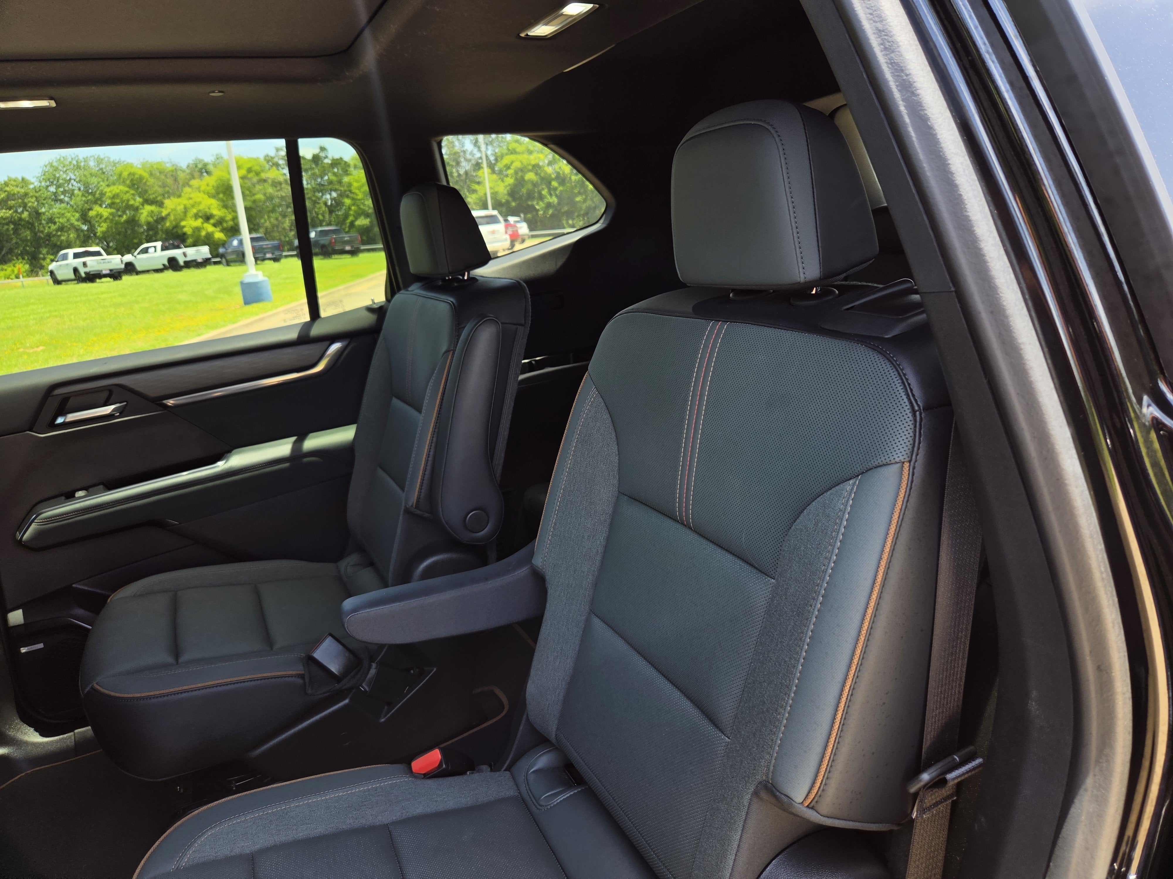 2024 GMC Acadia AWD AT4