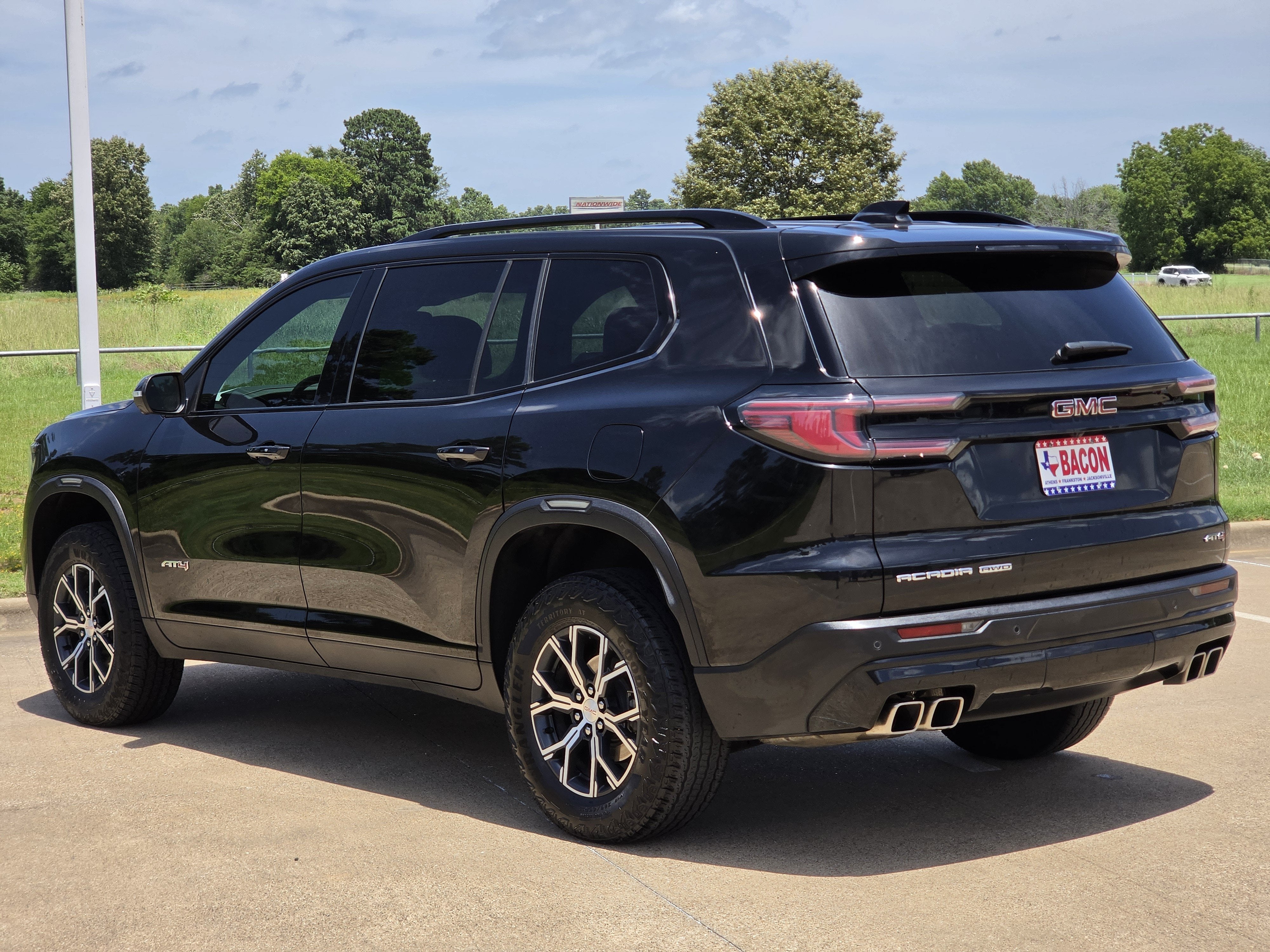 2024 GMC Acadia AWD AT4