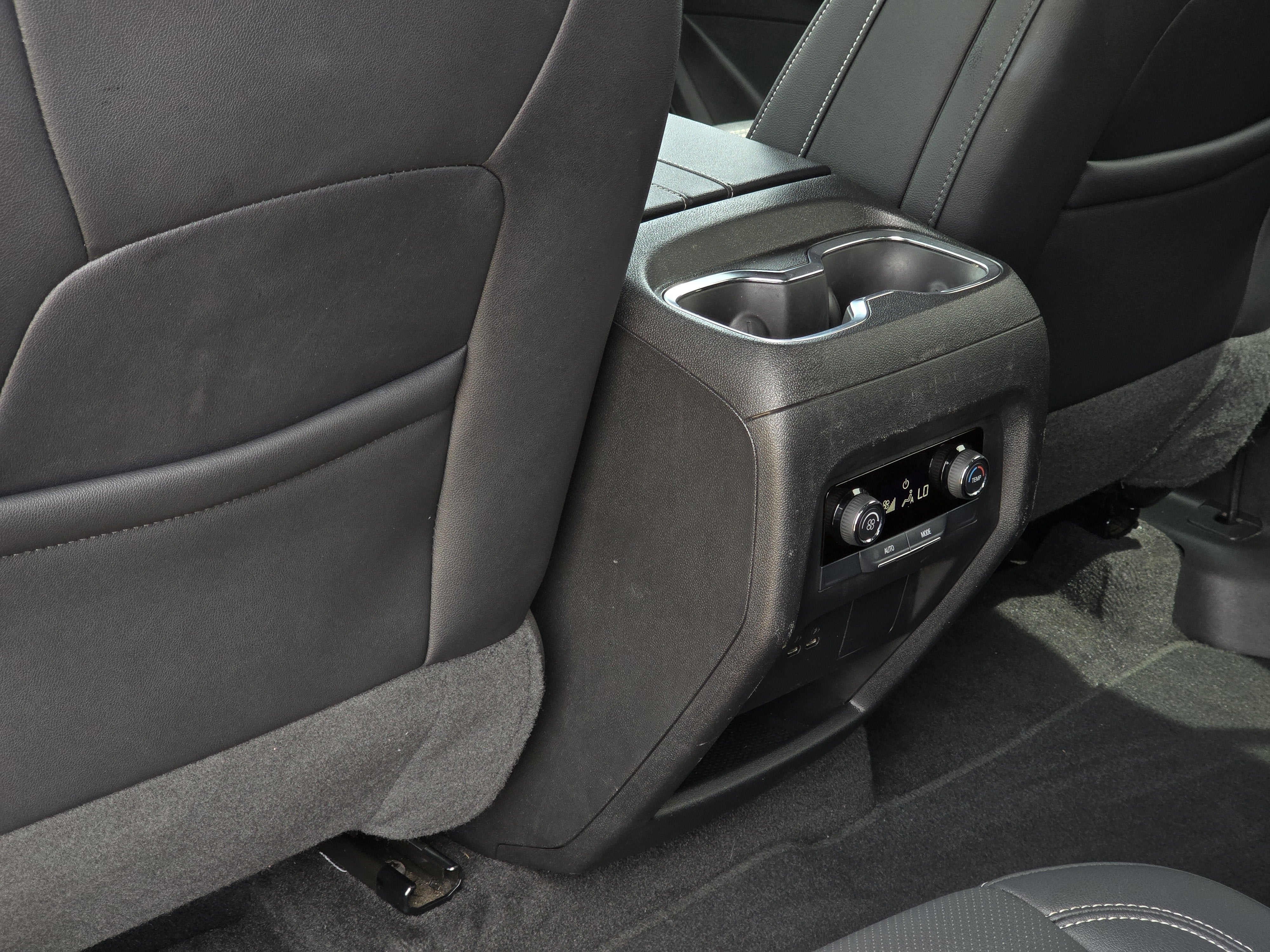 2025 Chevrolet Traverse FWD LT