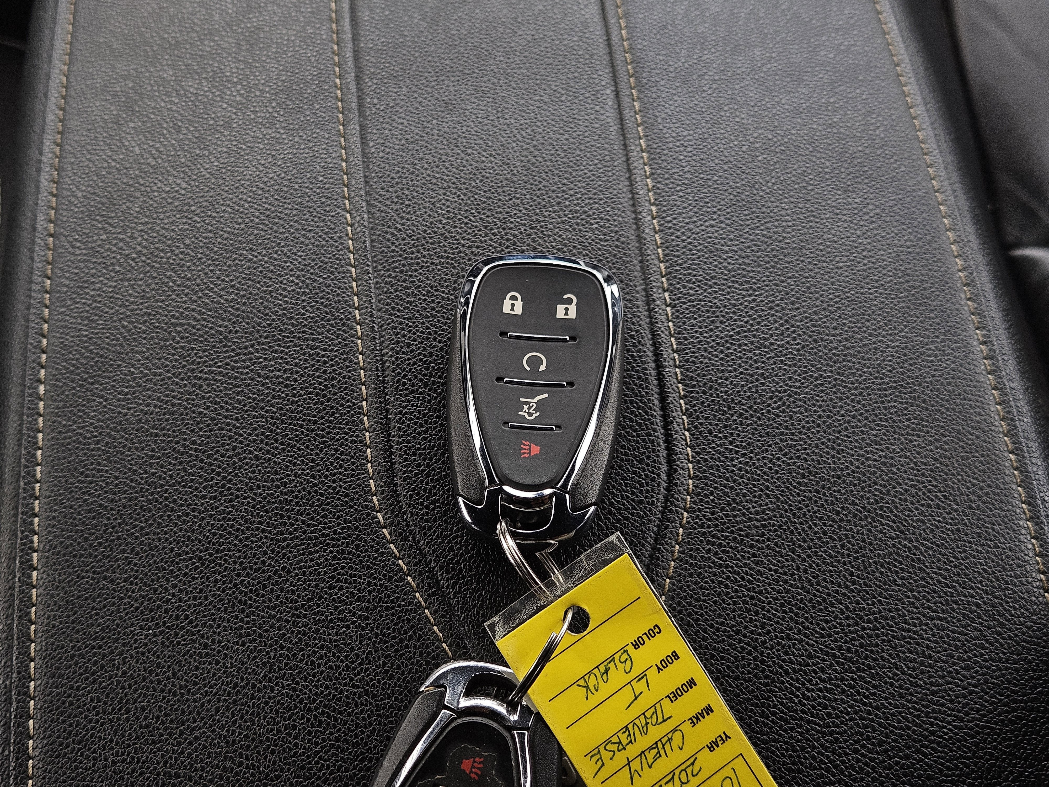 2022 Chevrolet Traverse LT Leather