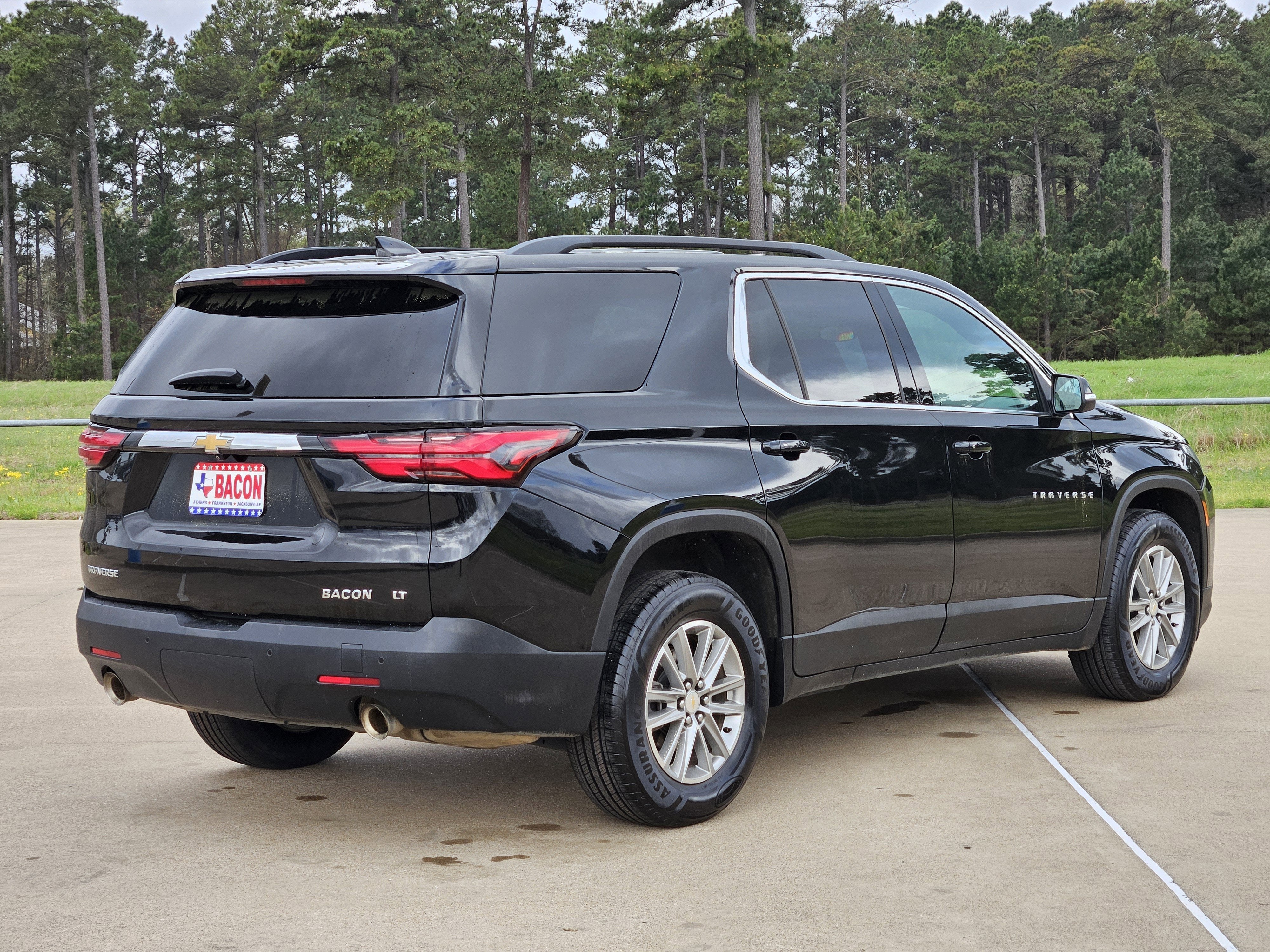 2022 Chevrolet Traverse LT Leather
