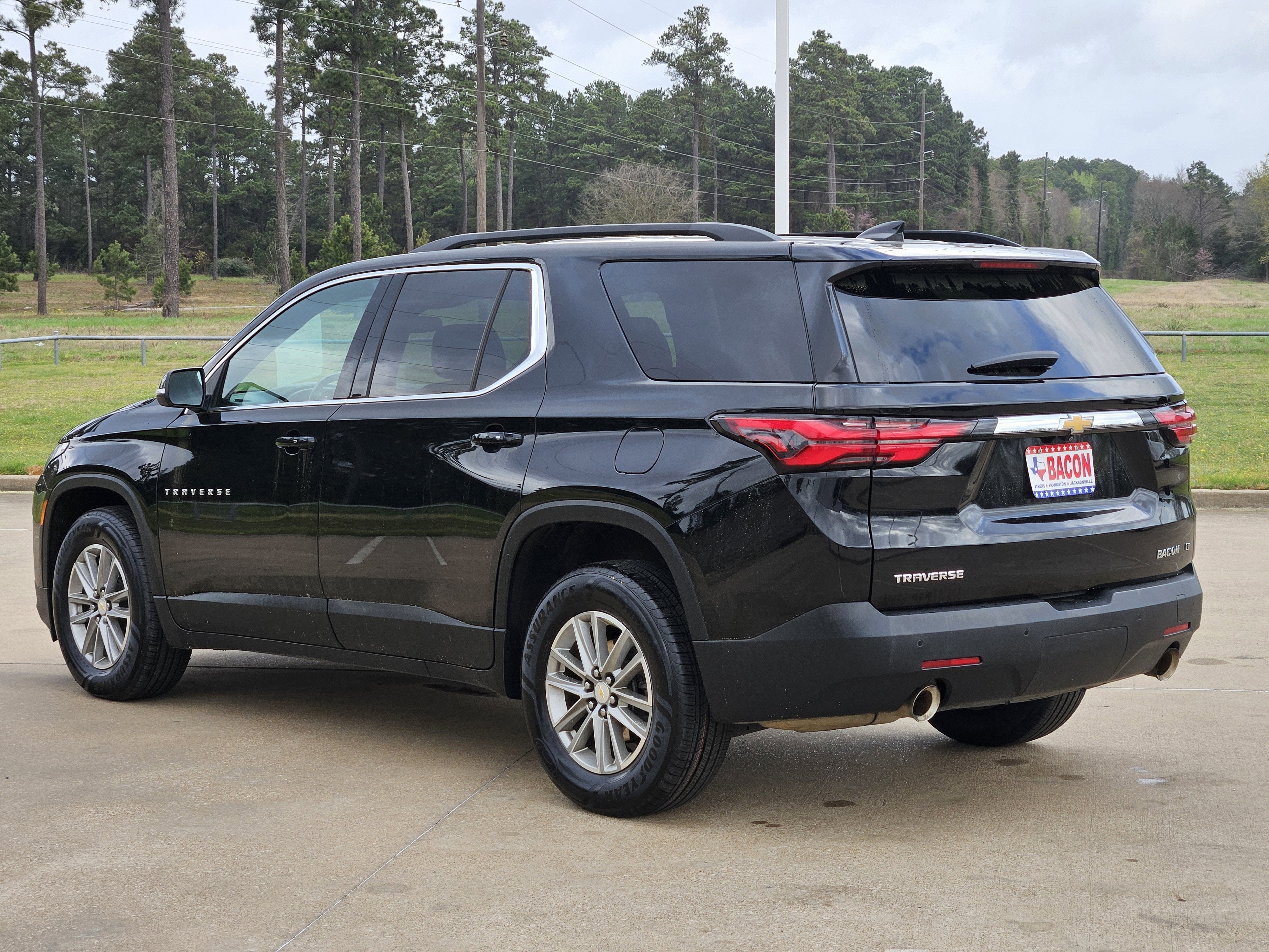 2022 Chevrolet Traverse LT Leather