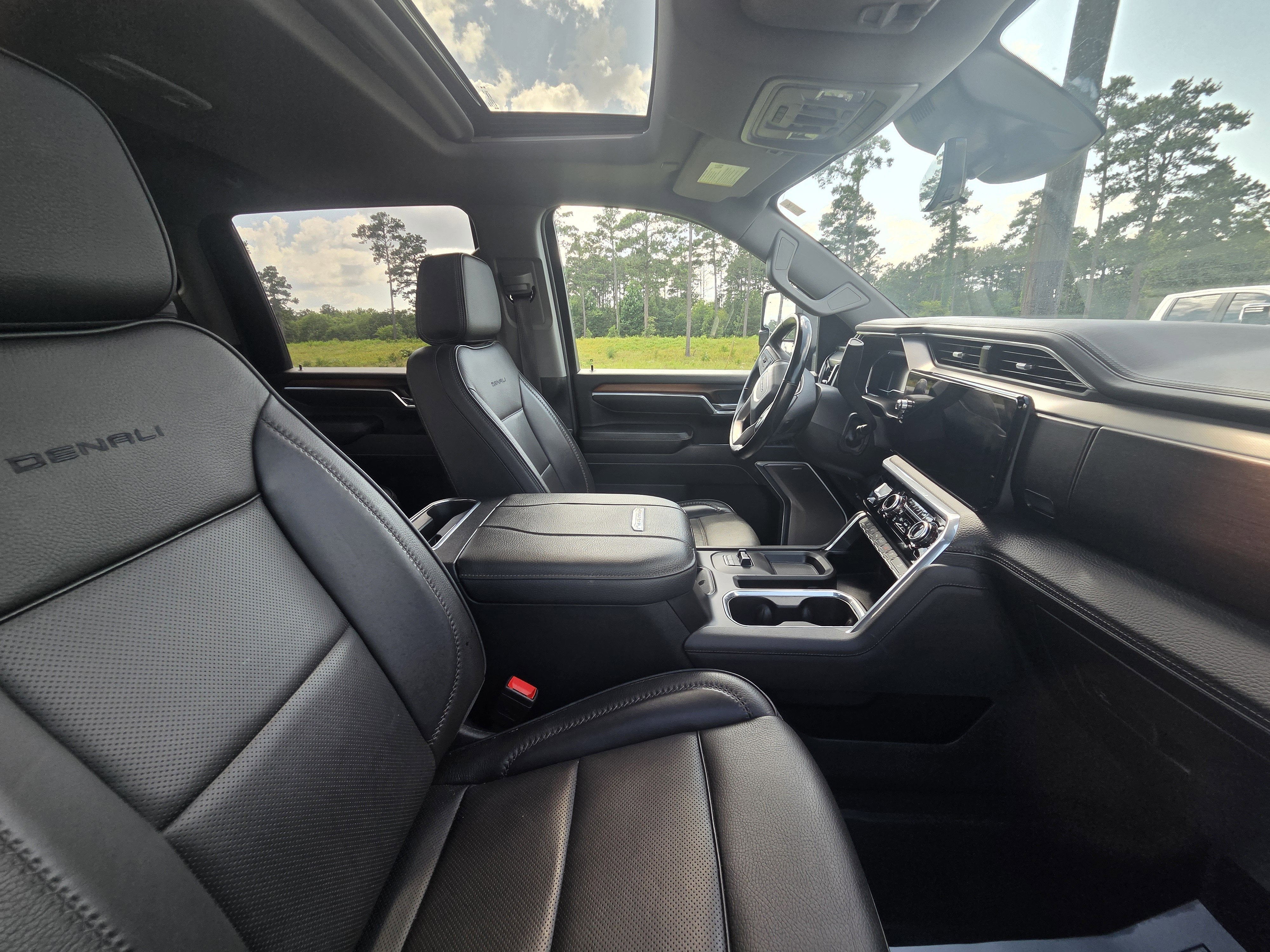 2025 GMC Sierra 2500HD Denali