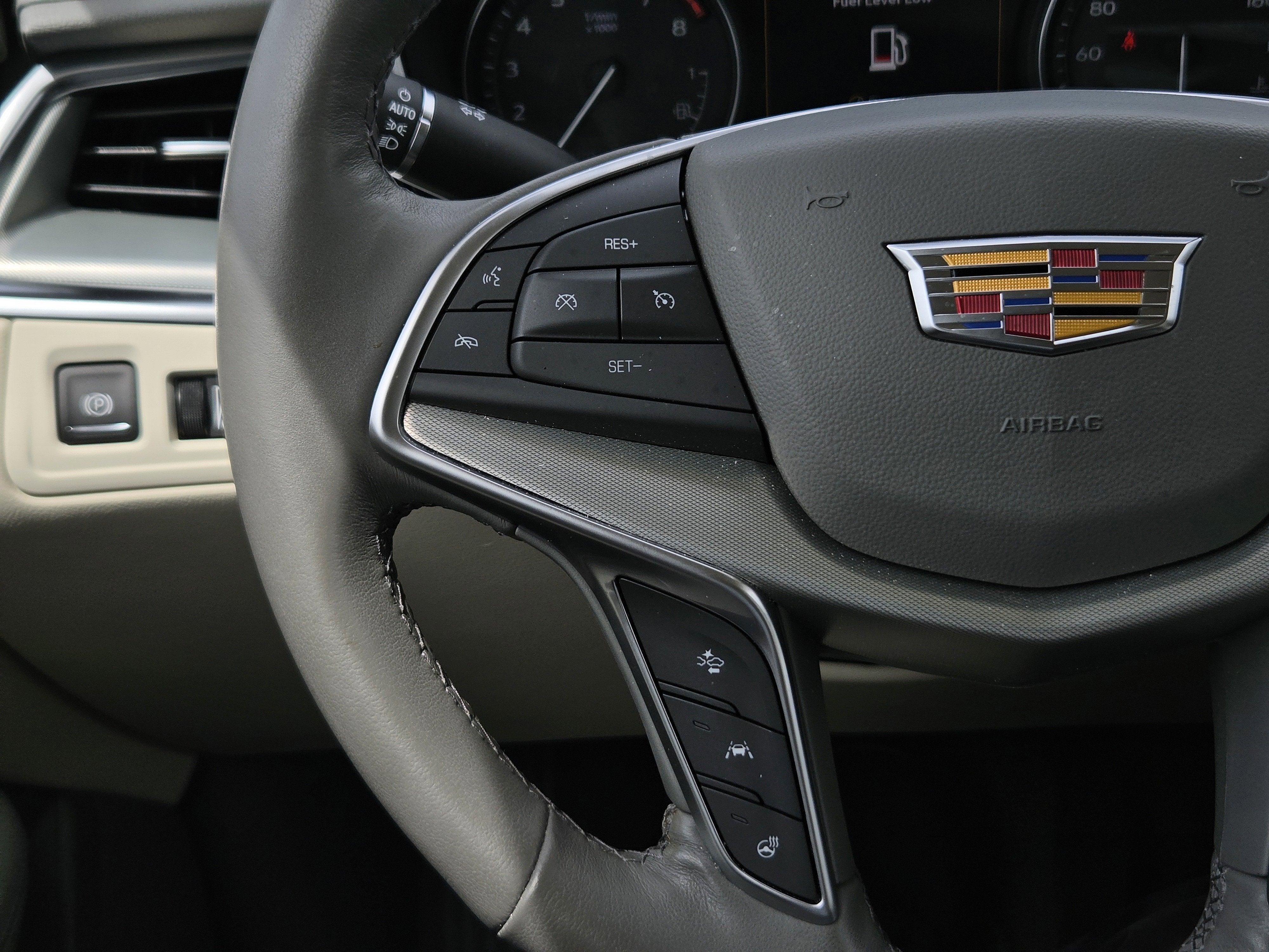 2024 Cadillac XT5 FWD Premium Luxury