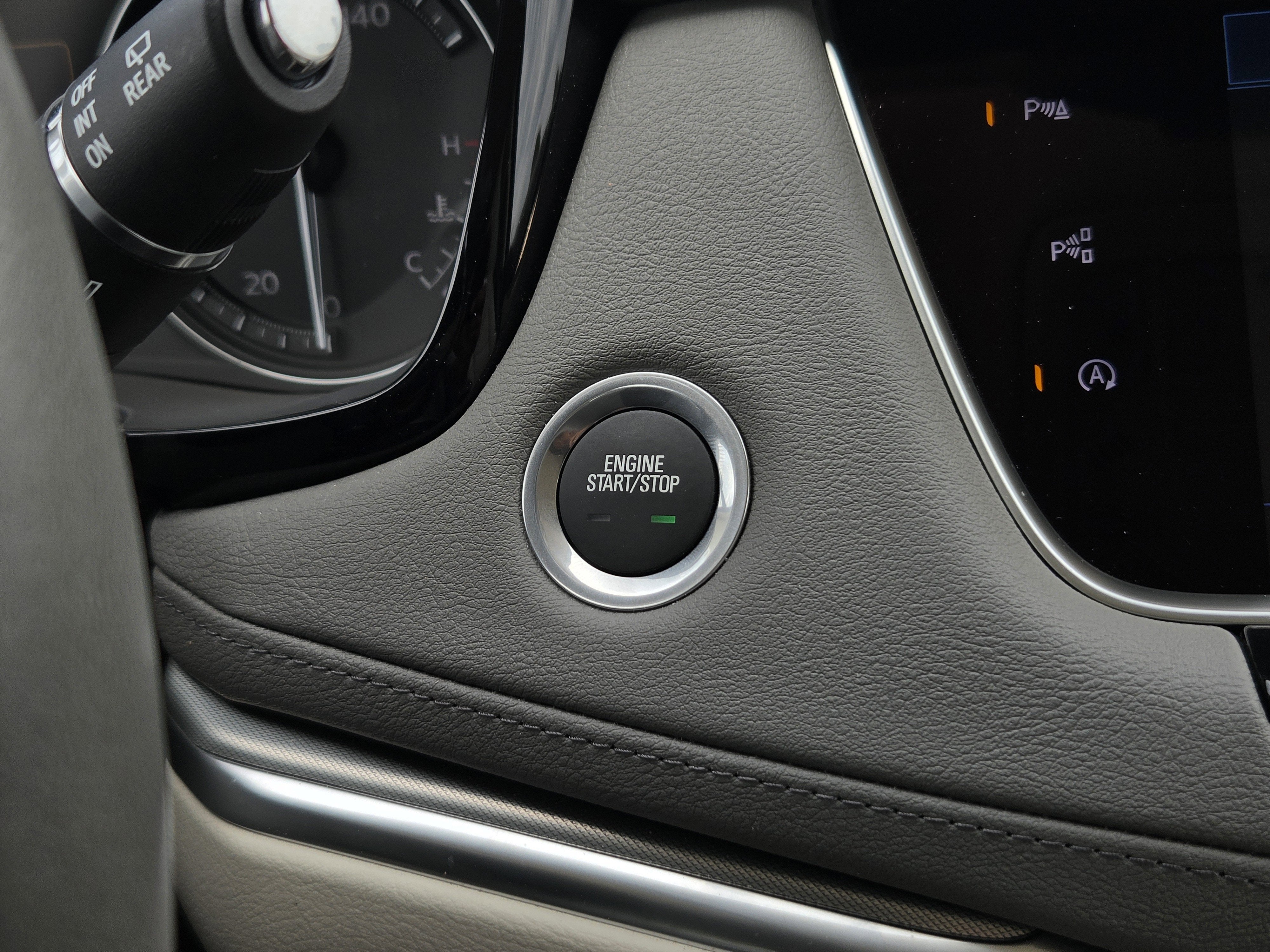 2024 Cadillac XT5 FWD Premium Luxury