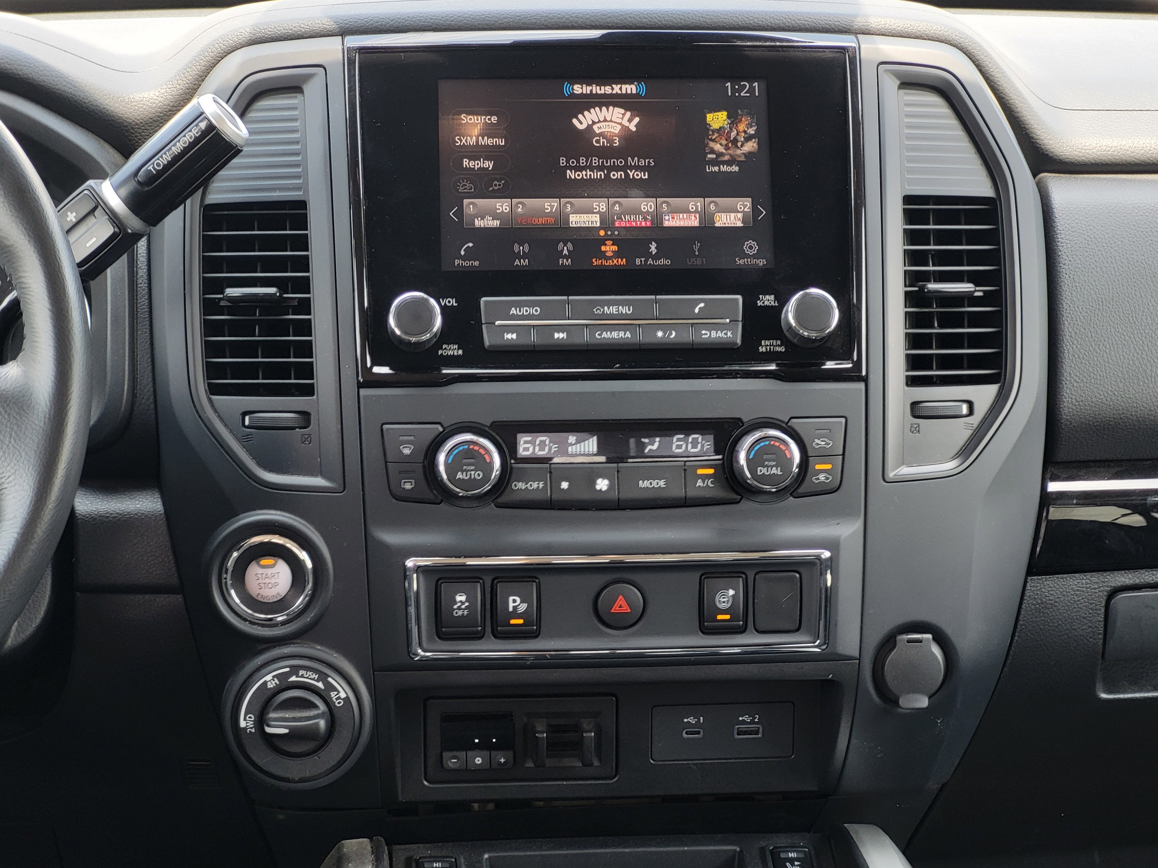 2024 Nissan Titan XD SV