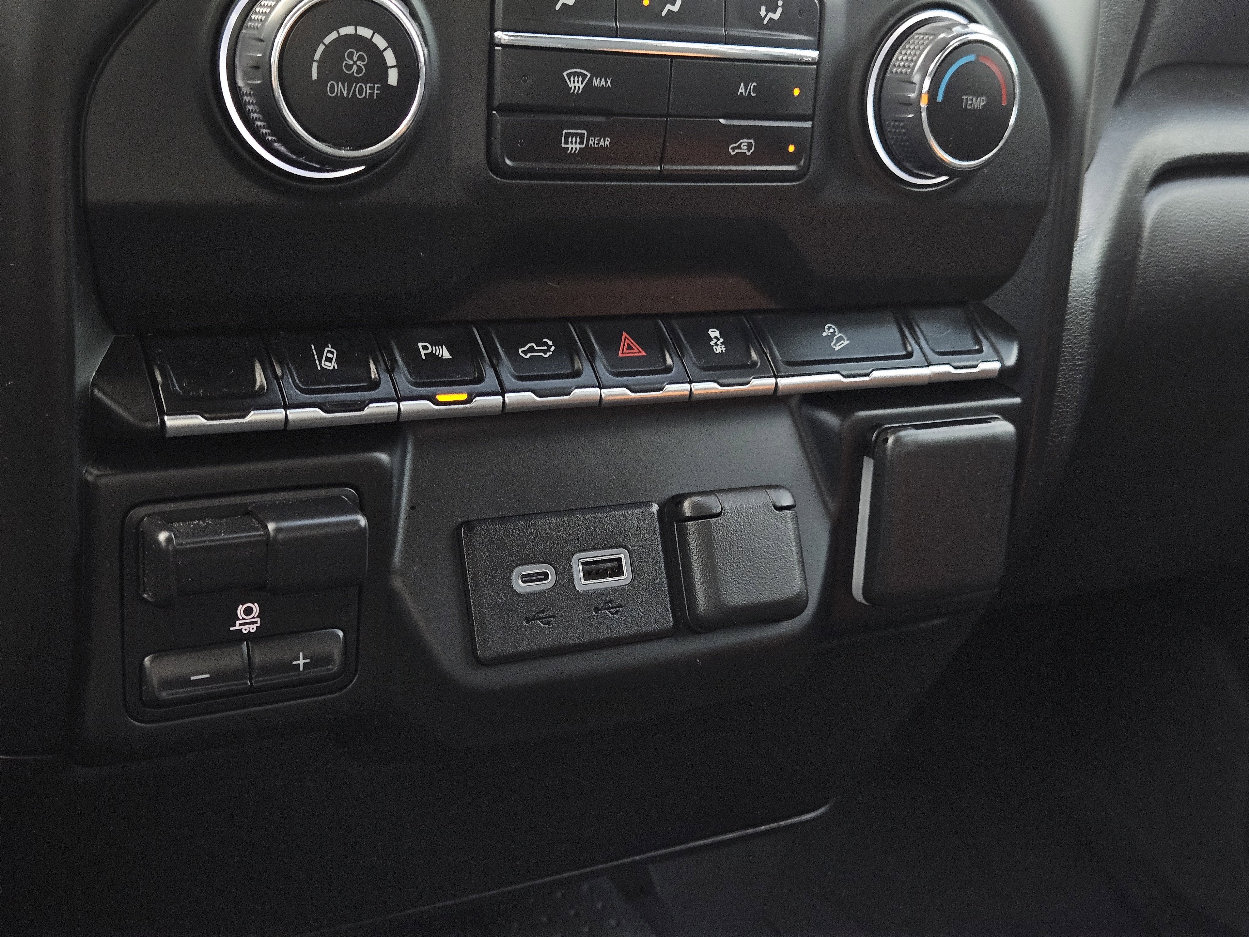 2025 Chevrolet Silverado 2500HD Custom