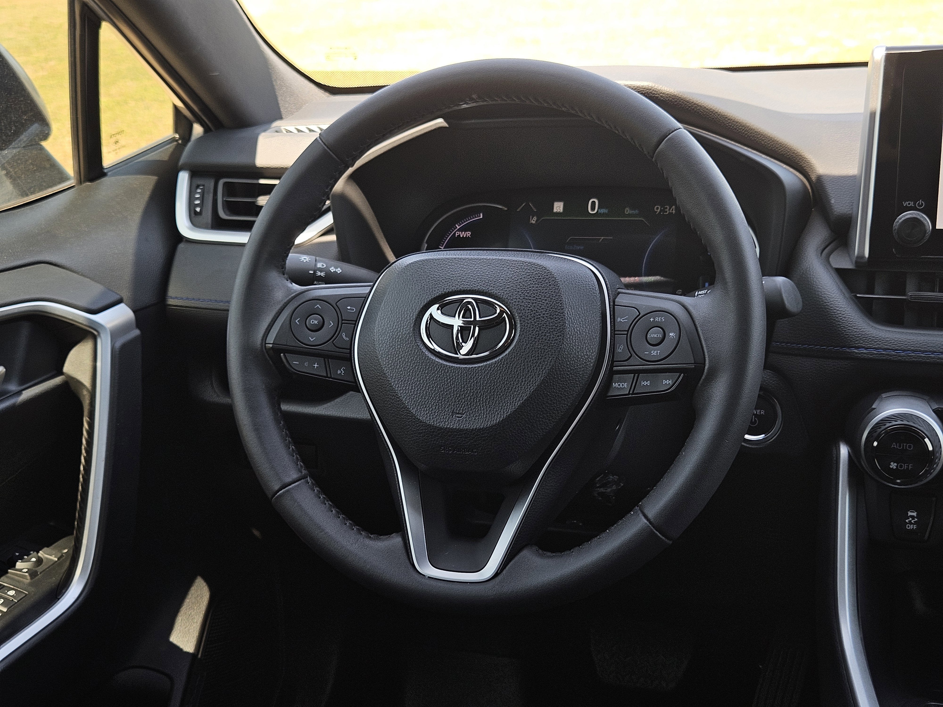 2023 Toyota RAV4 Hybrid SE