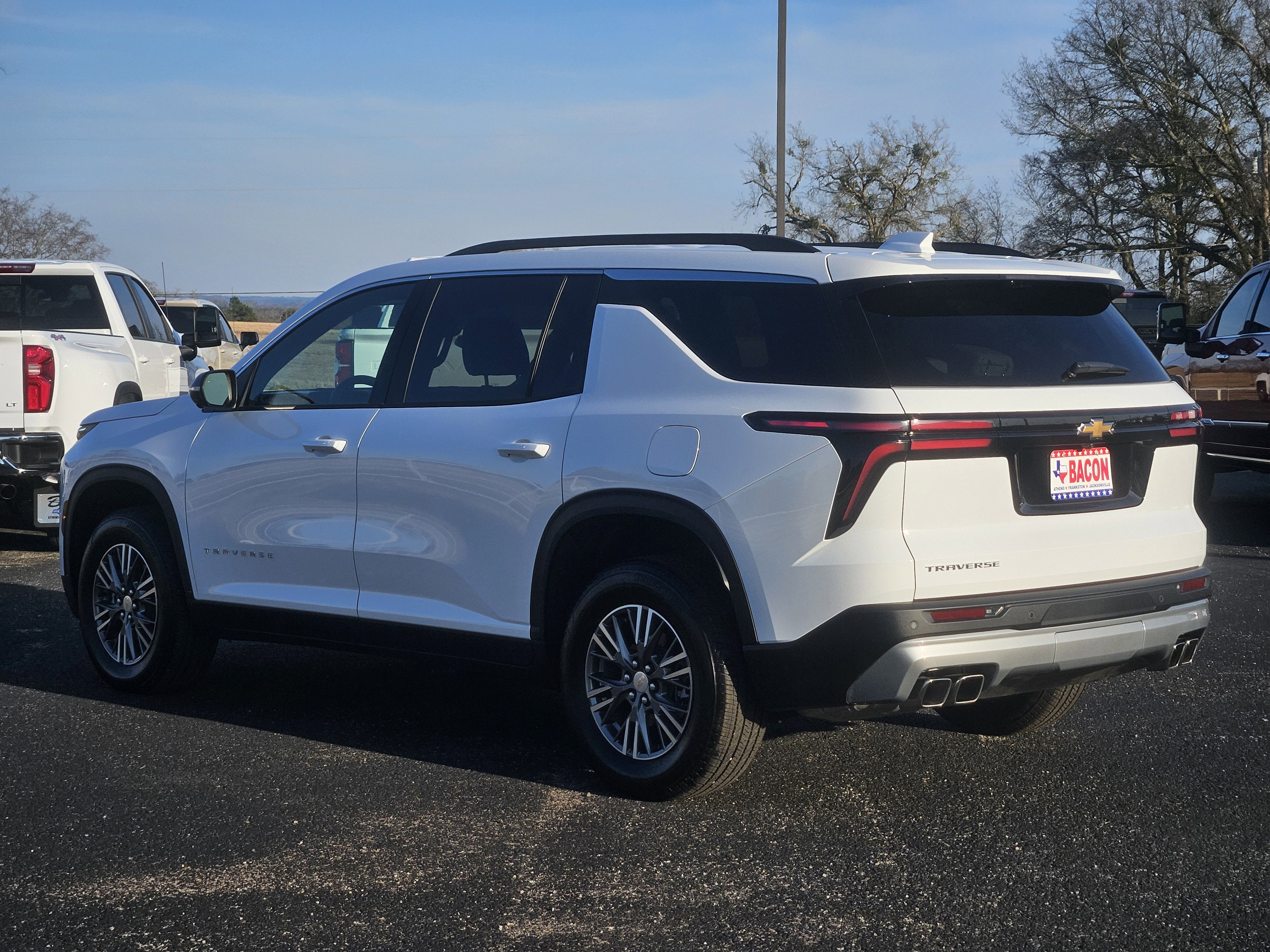 2026 Chevrolet Traverse FWD LT