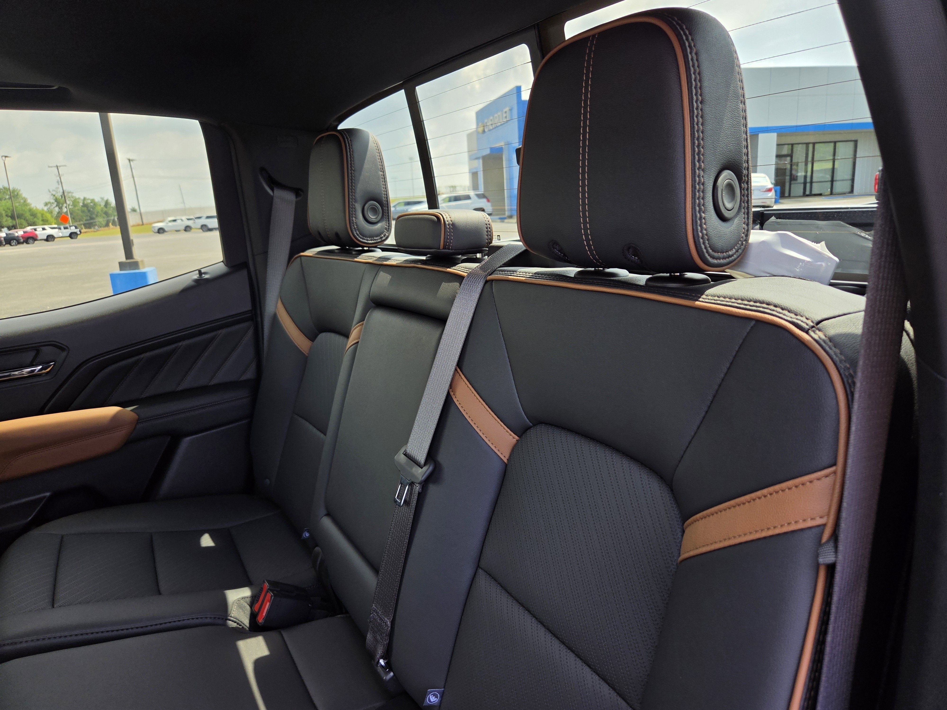 2025 GMC Canyon 4WD AT4