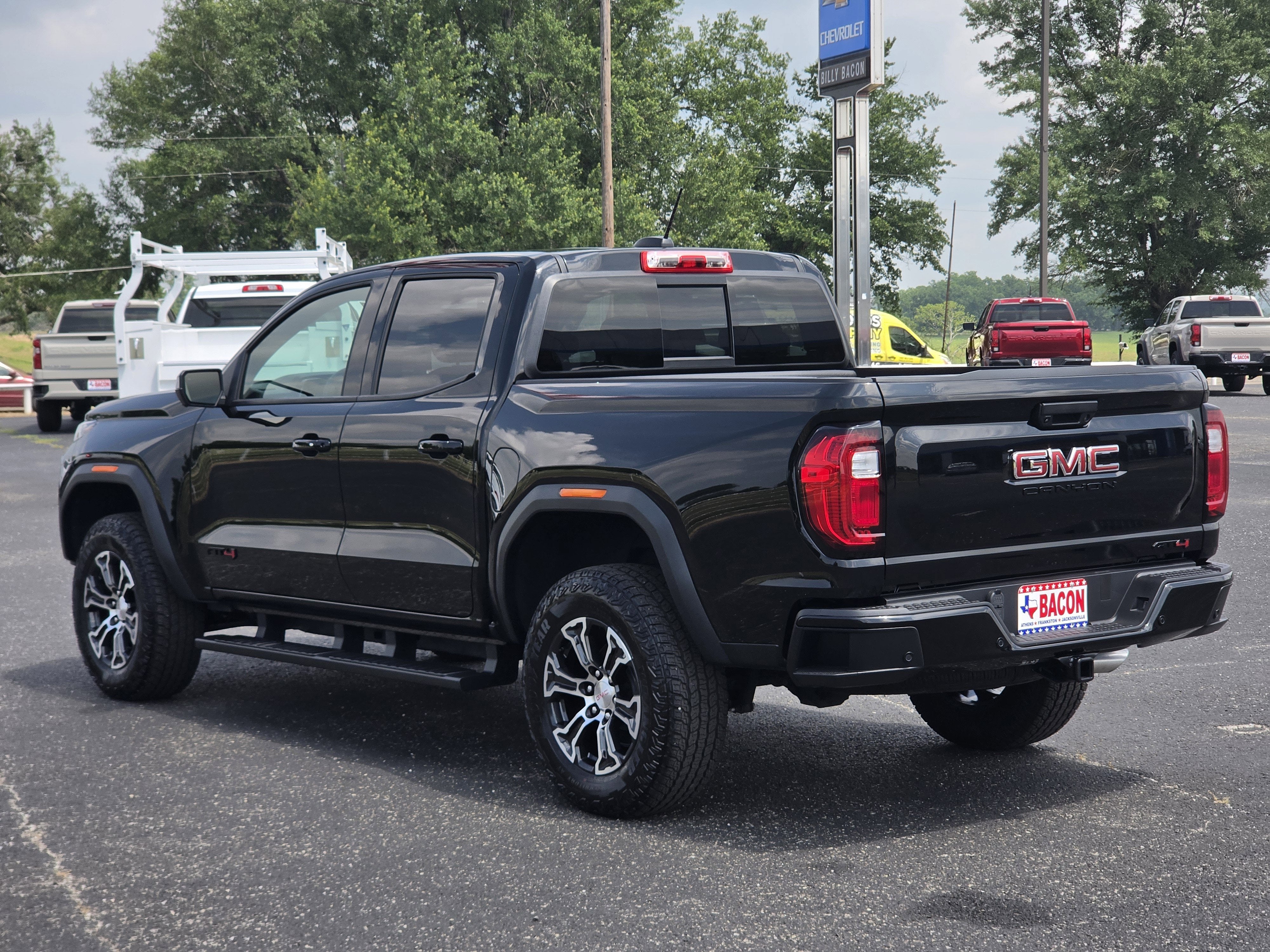 2025 GMC Canyon 4WD AT4