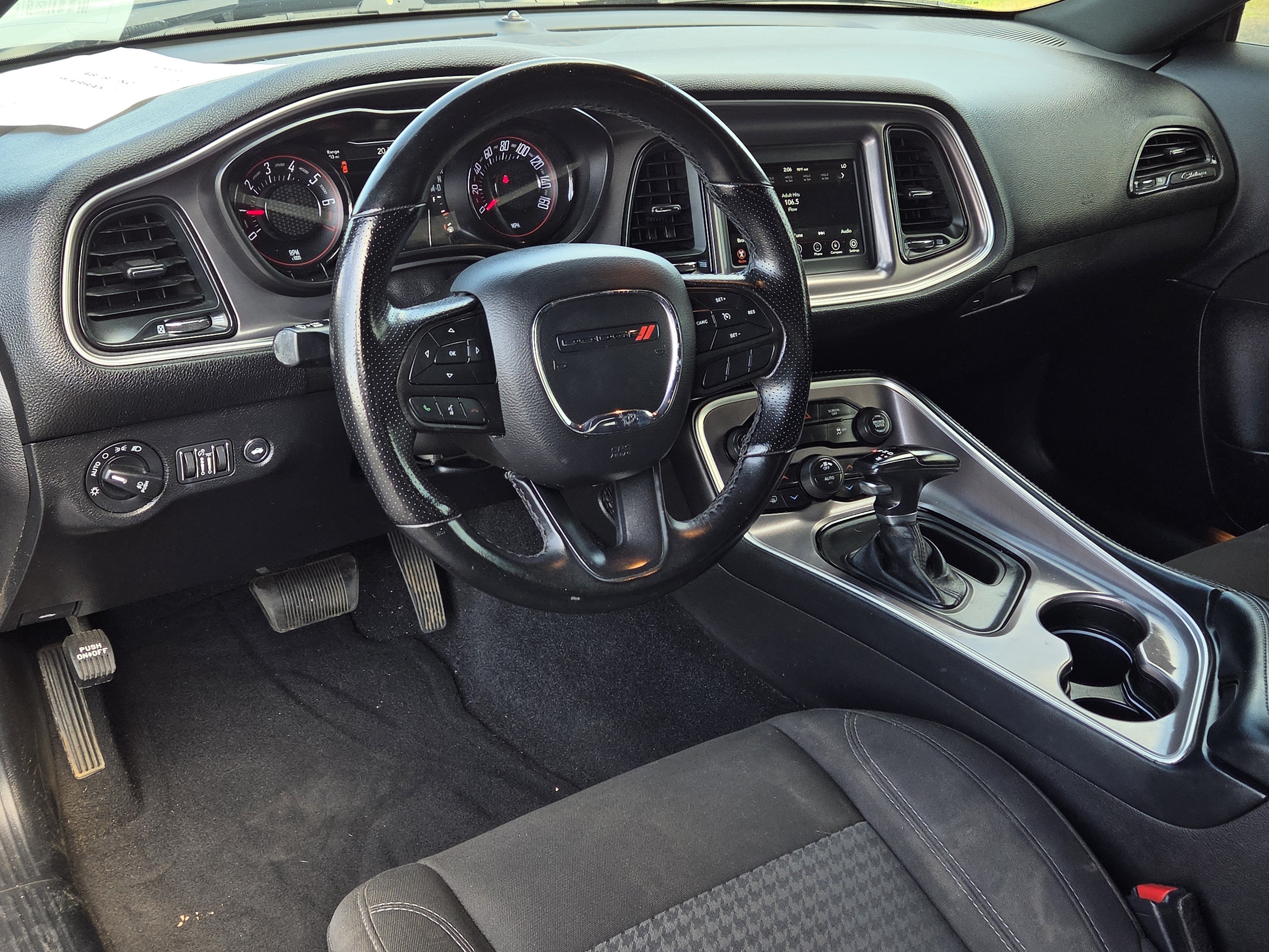 2022 Dodge Challenger SXT