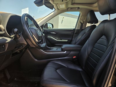 2023 Toyota Highlander BASE