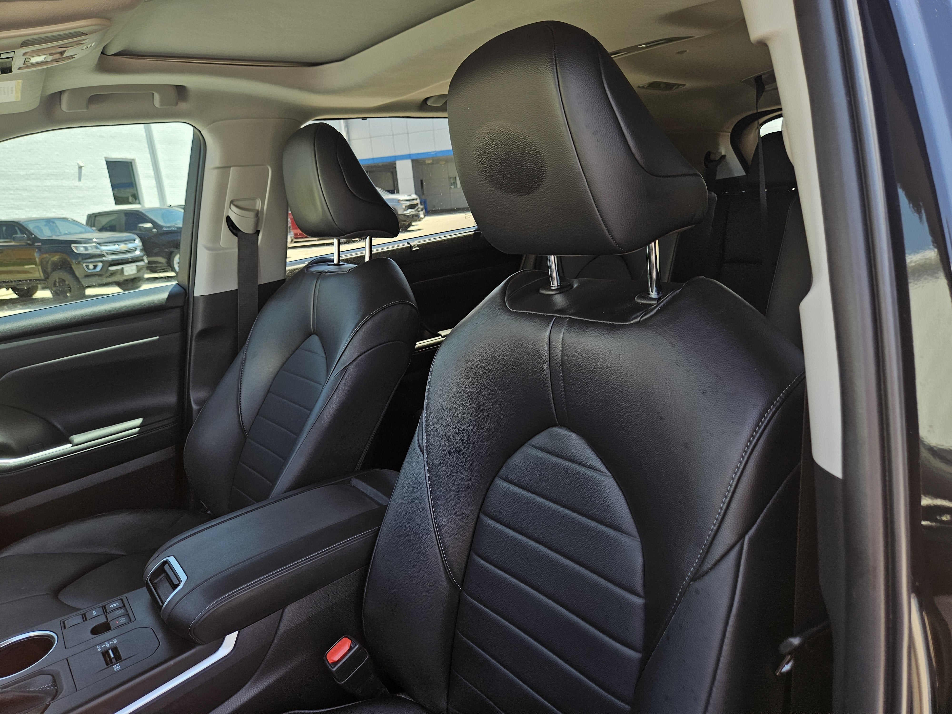 2023 Toyota Highlander BASE