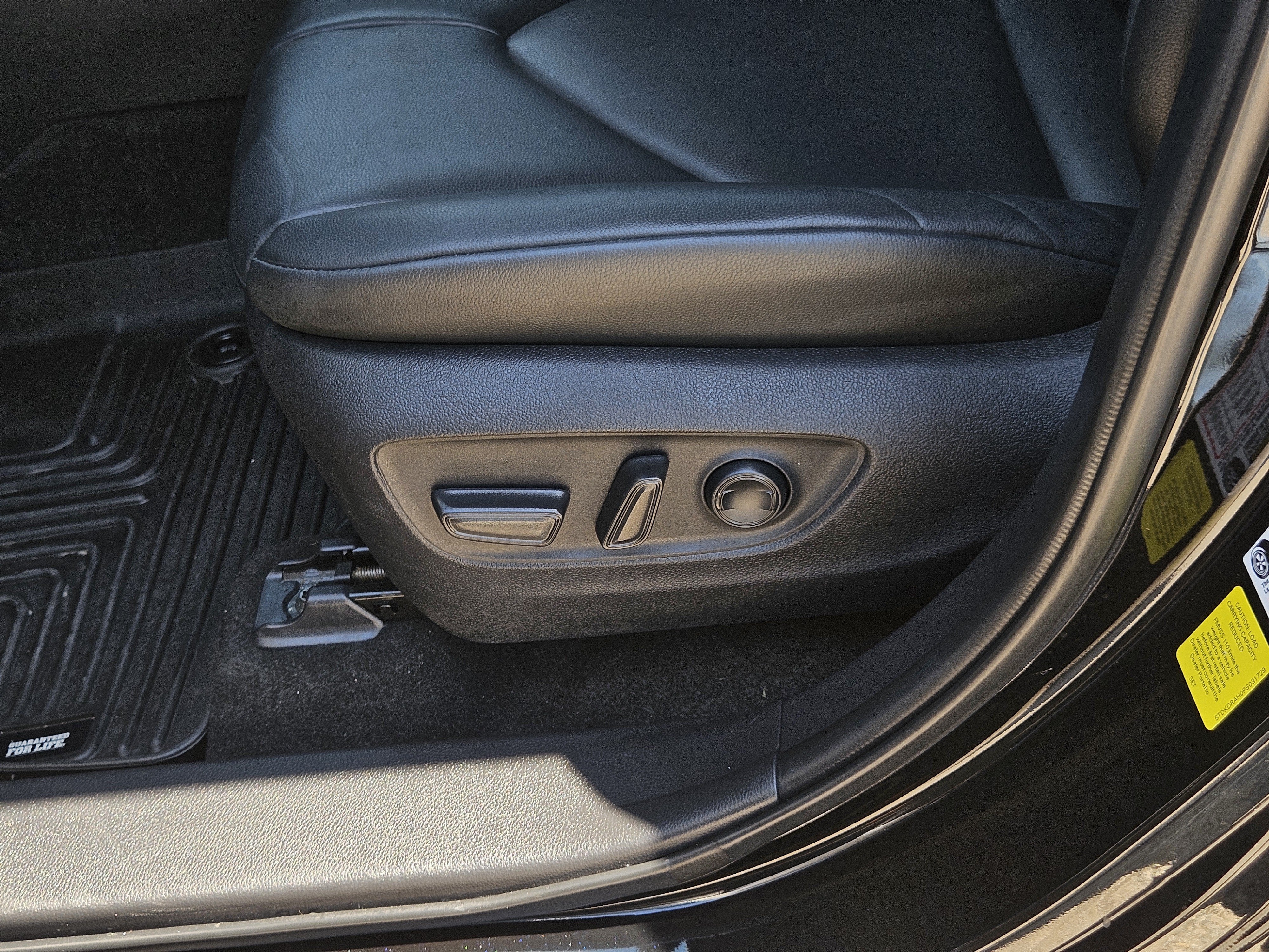 2023 Toyota Highlander BASE