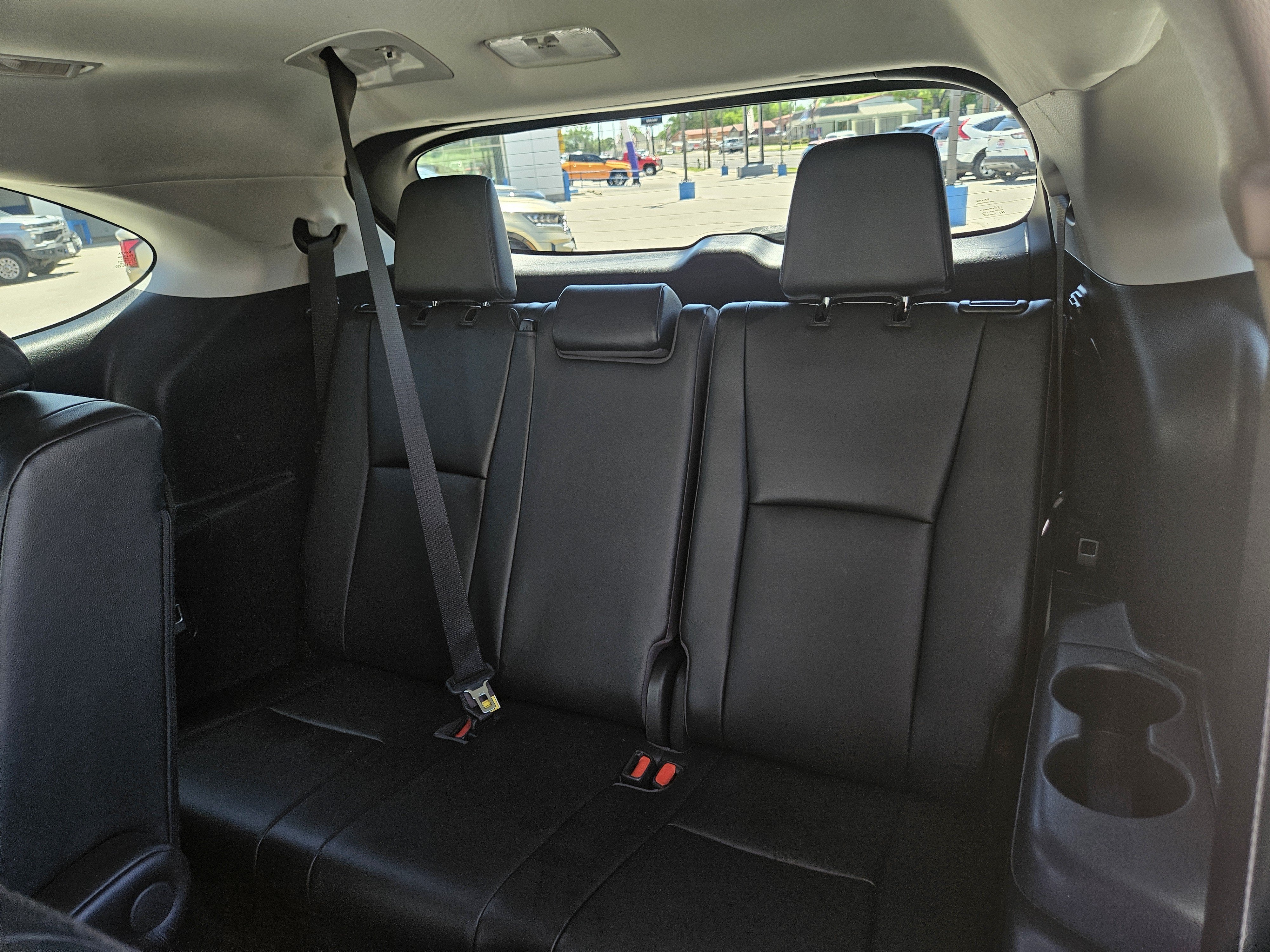 2023 Toyota Highlander BASE