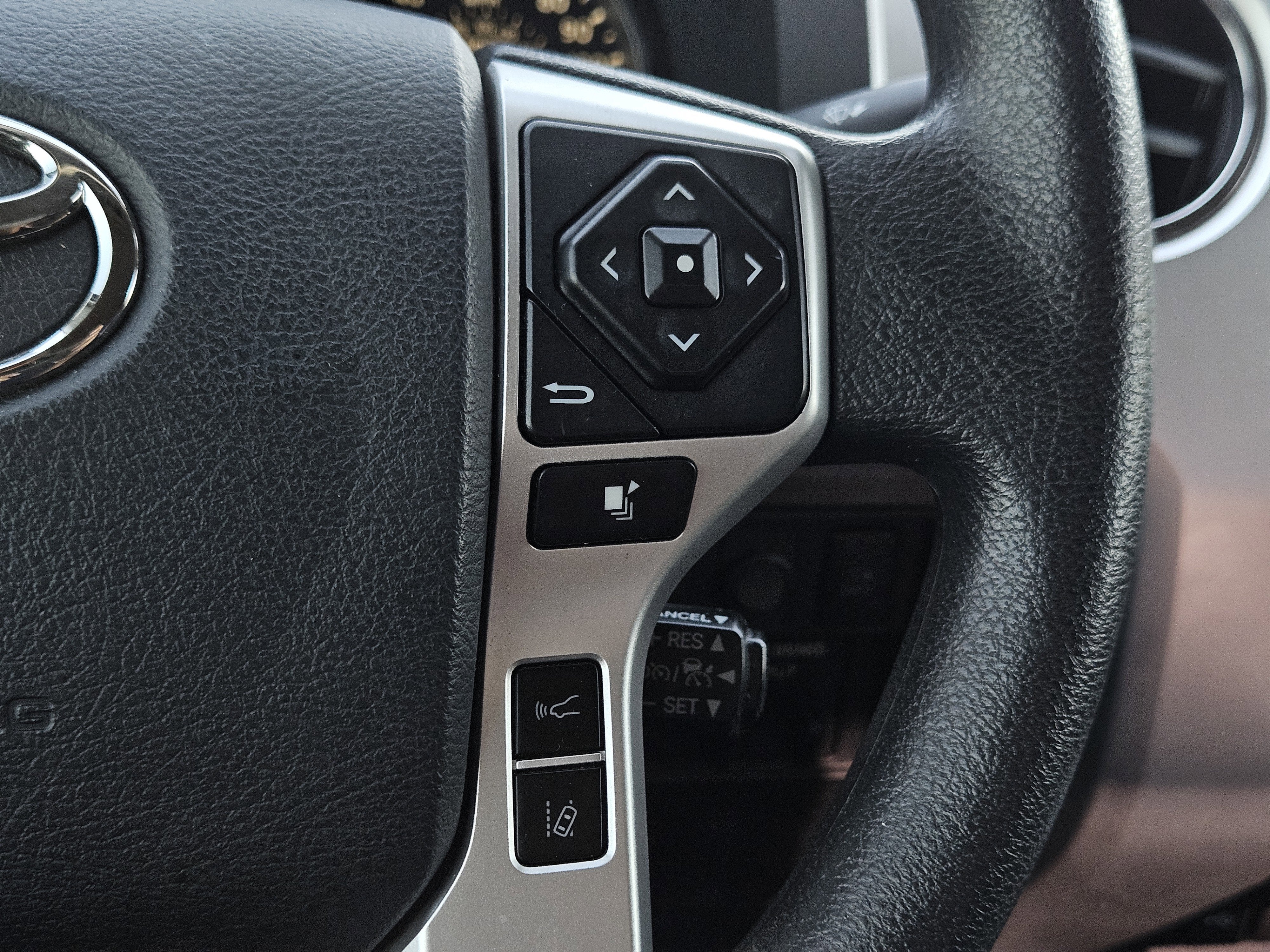 2020 Toyota Tundra 2WD SR5