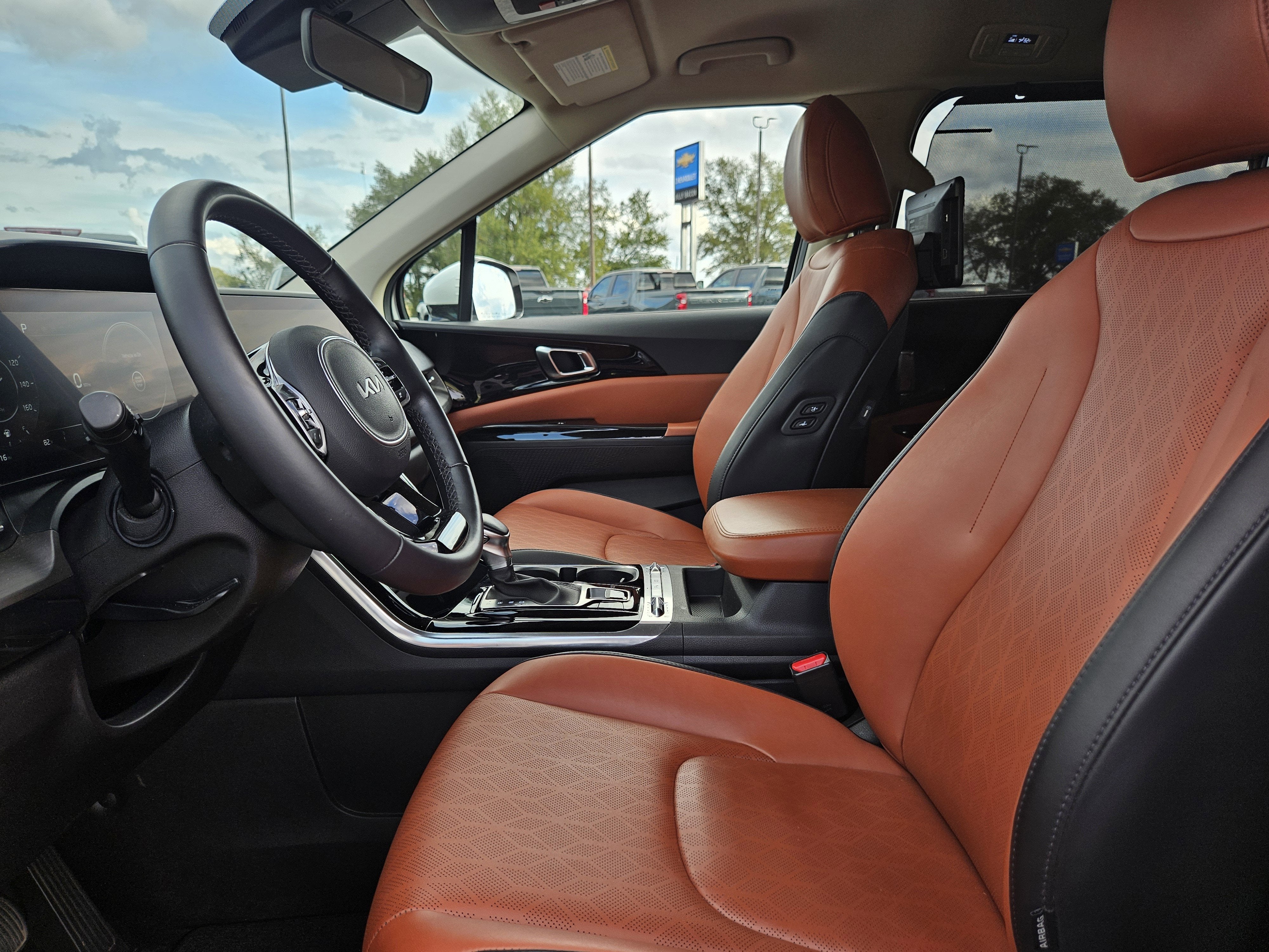 2023 Kia Carnival SX