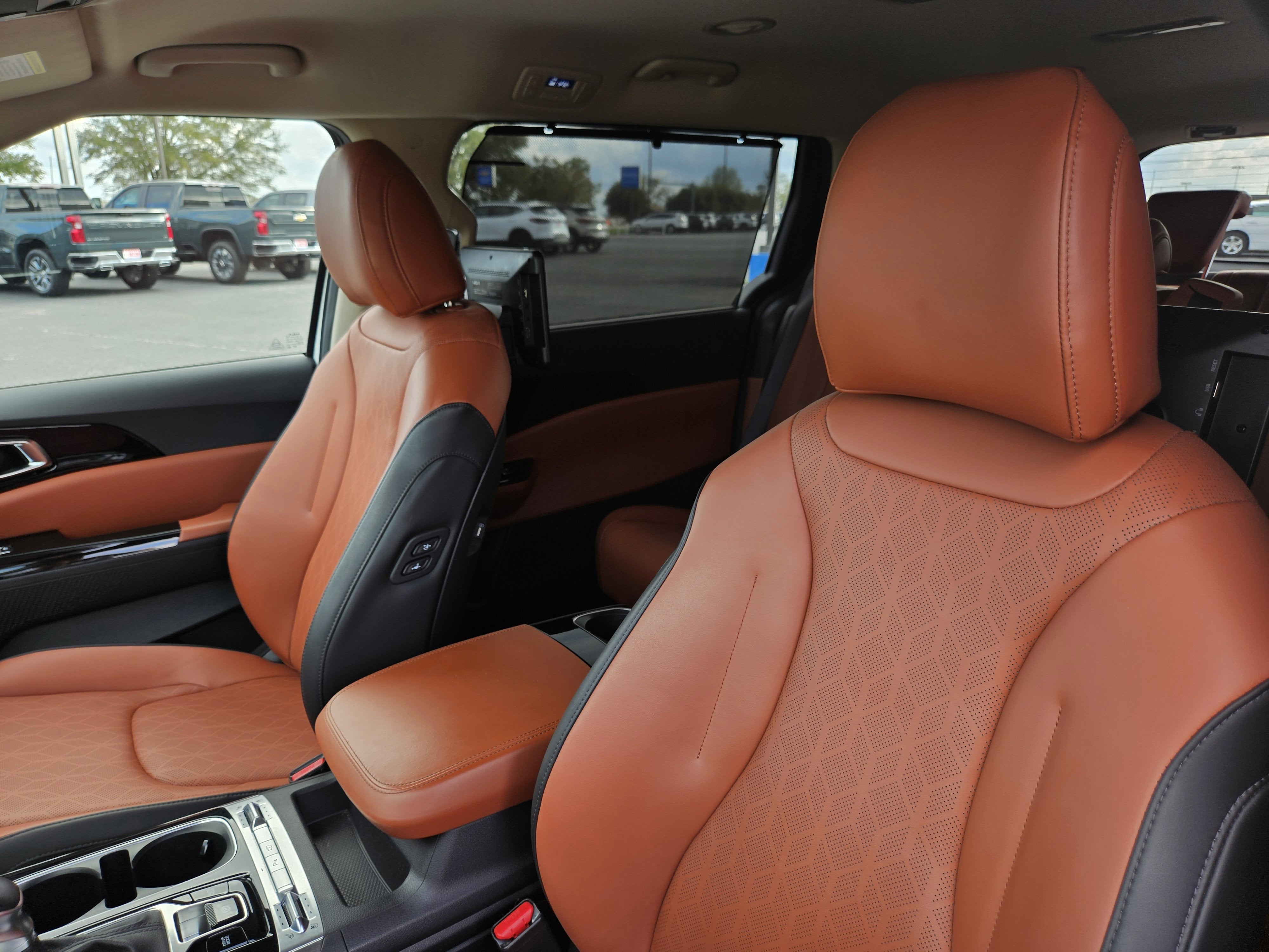 2023 Kia Carnival SX