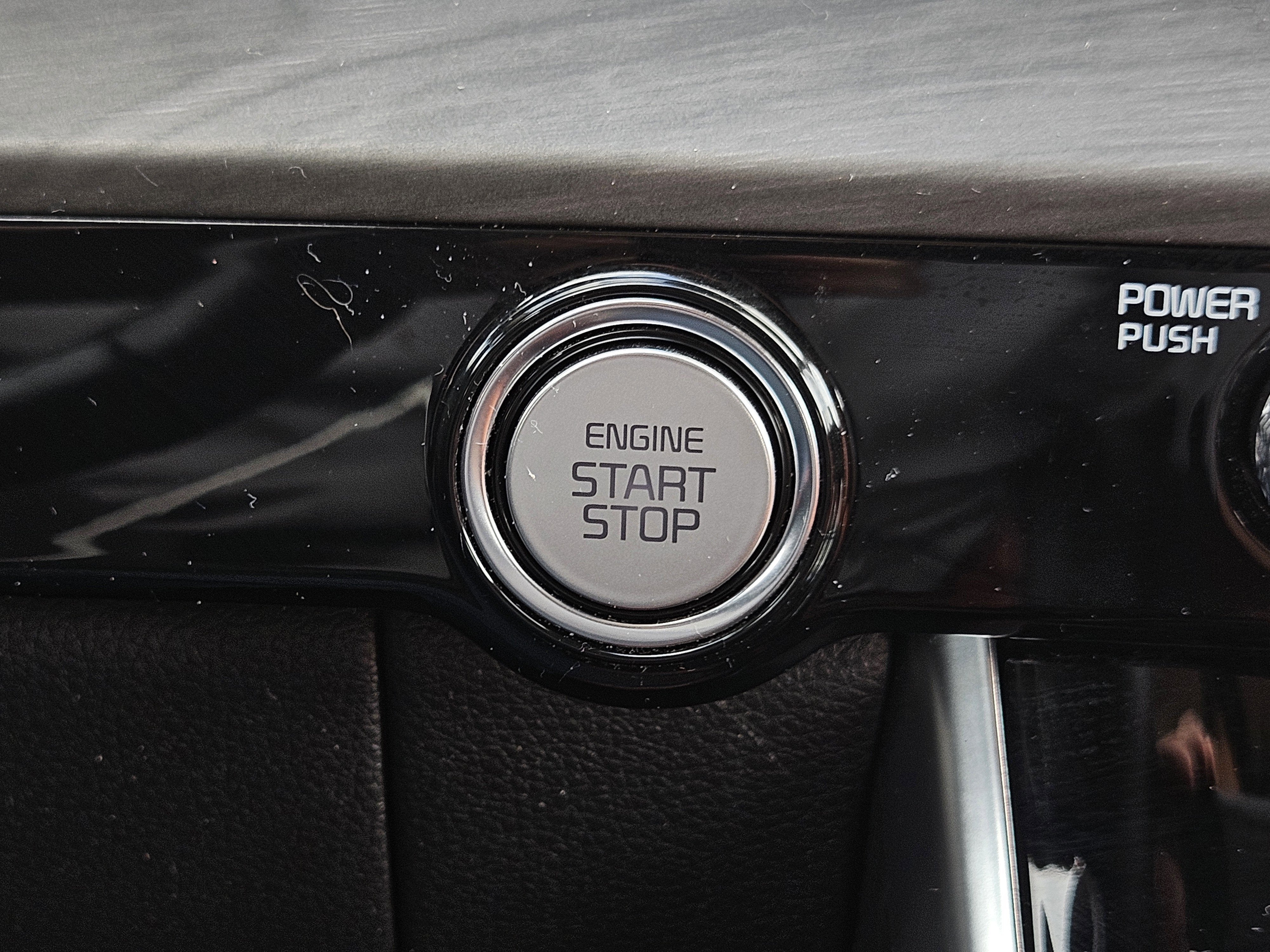 2023 Kia Carnival SX