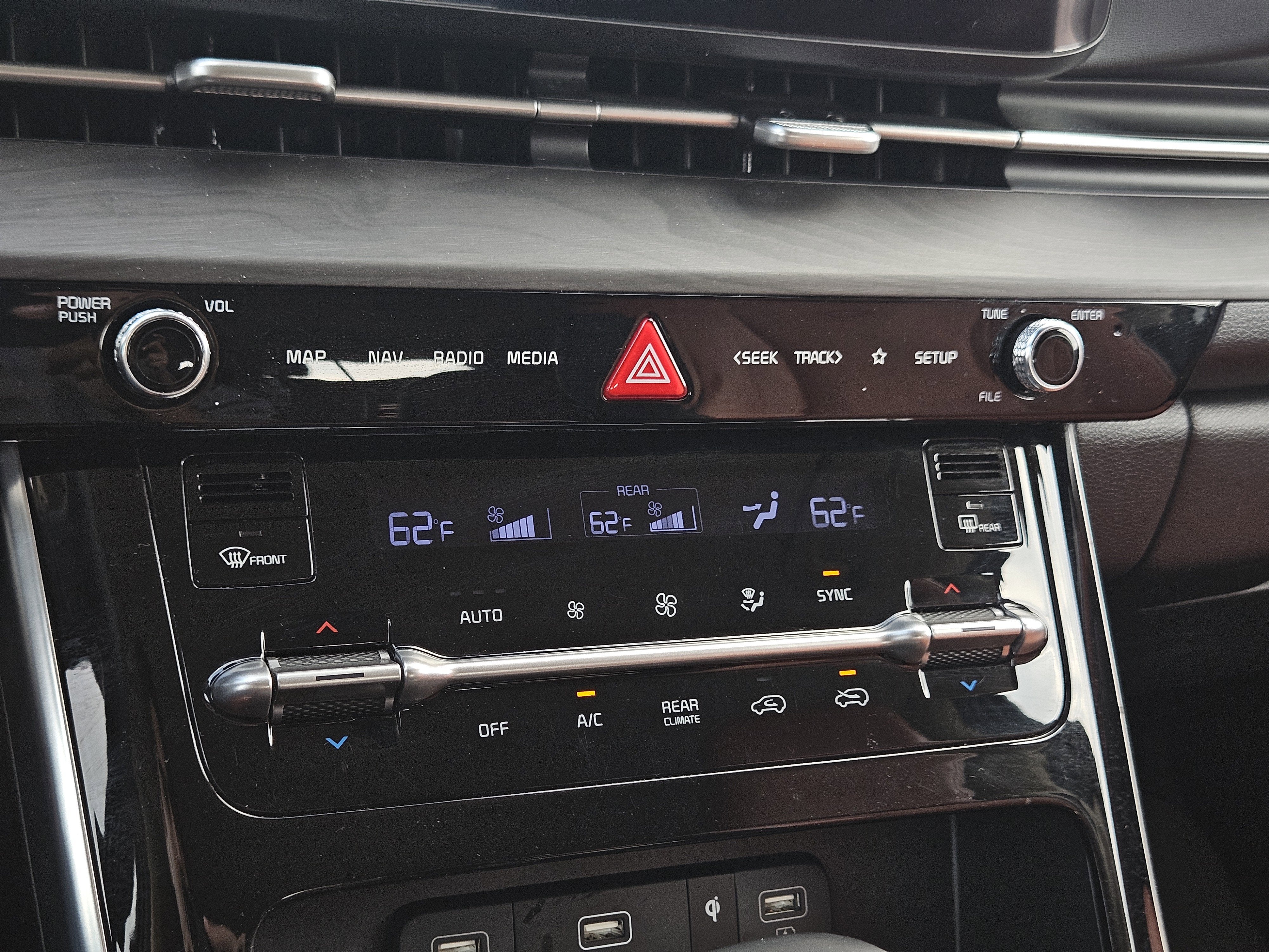 2023 Kia Carnival SX