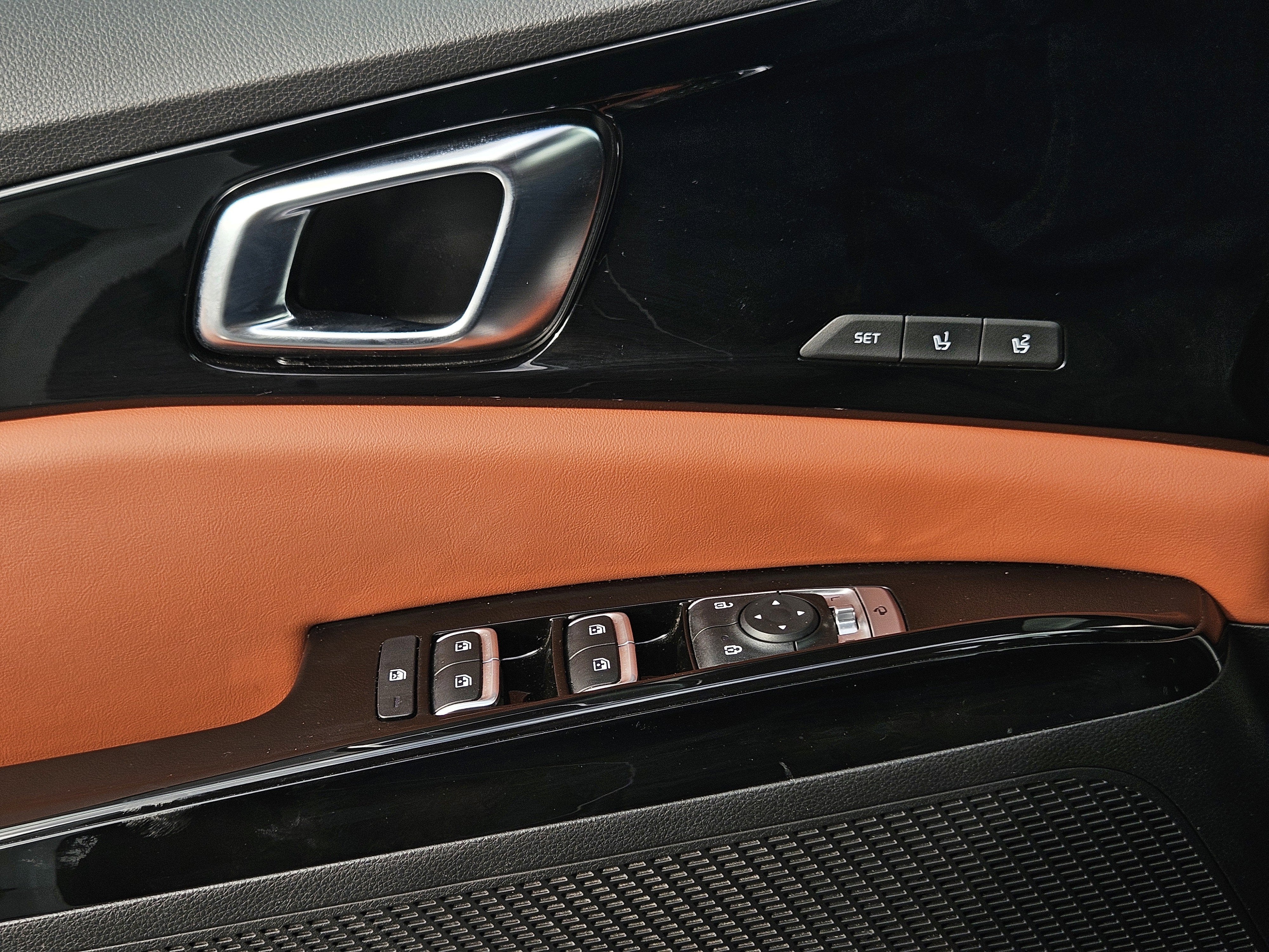 2023 Kia Carnival SX