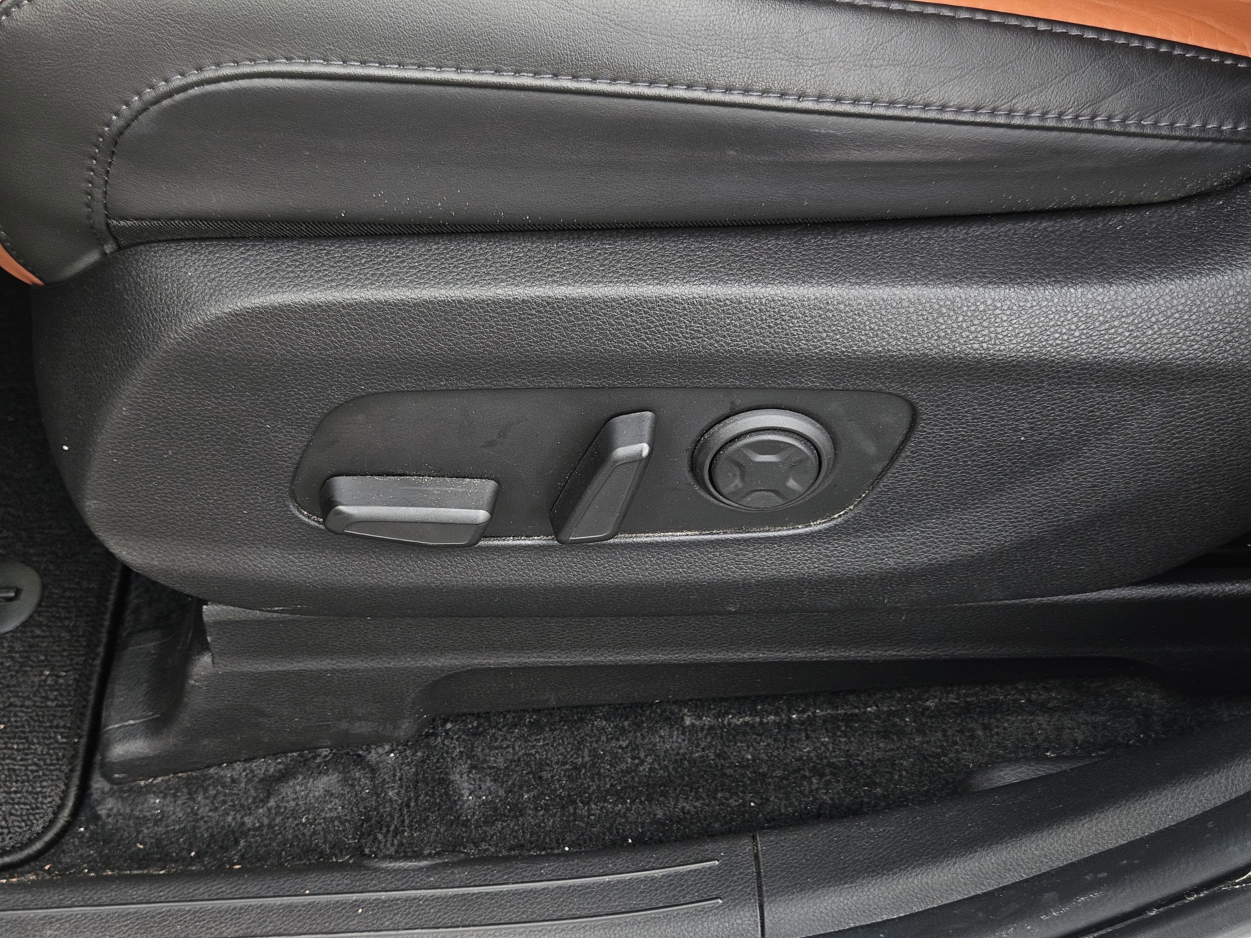 2023 Kia Carnival SX