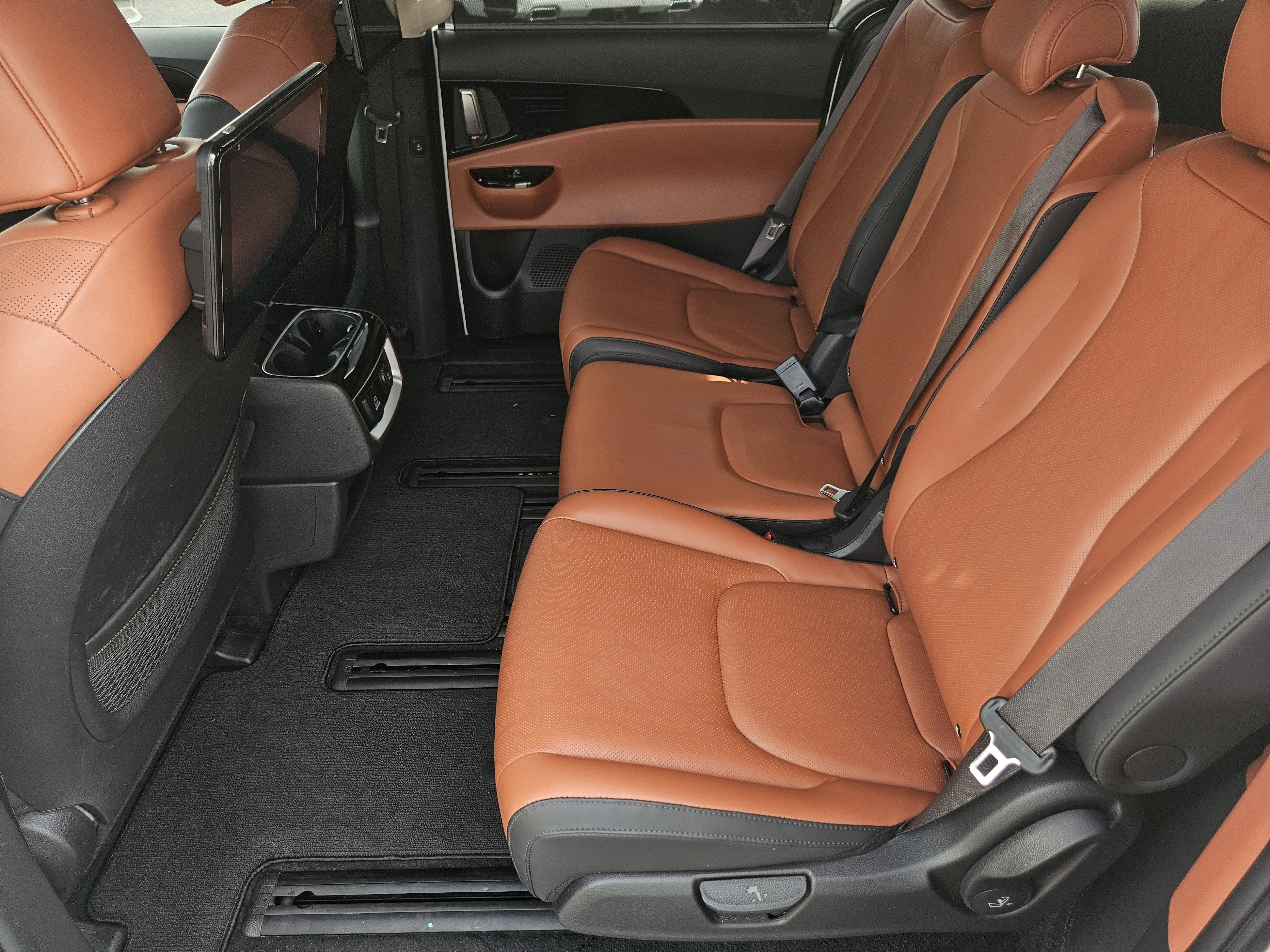 2023 Kia Carnival SX