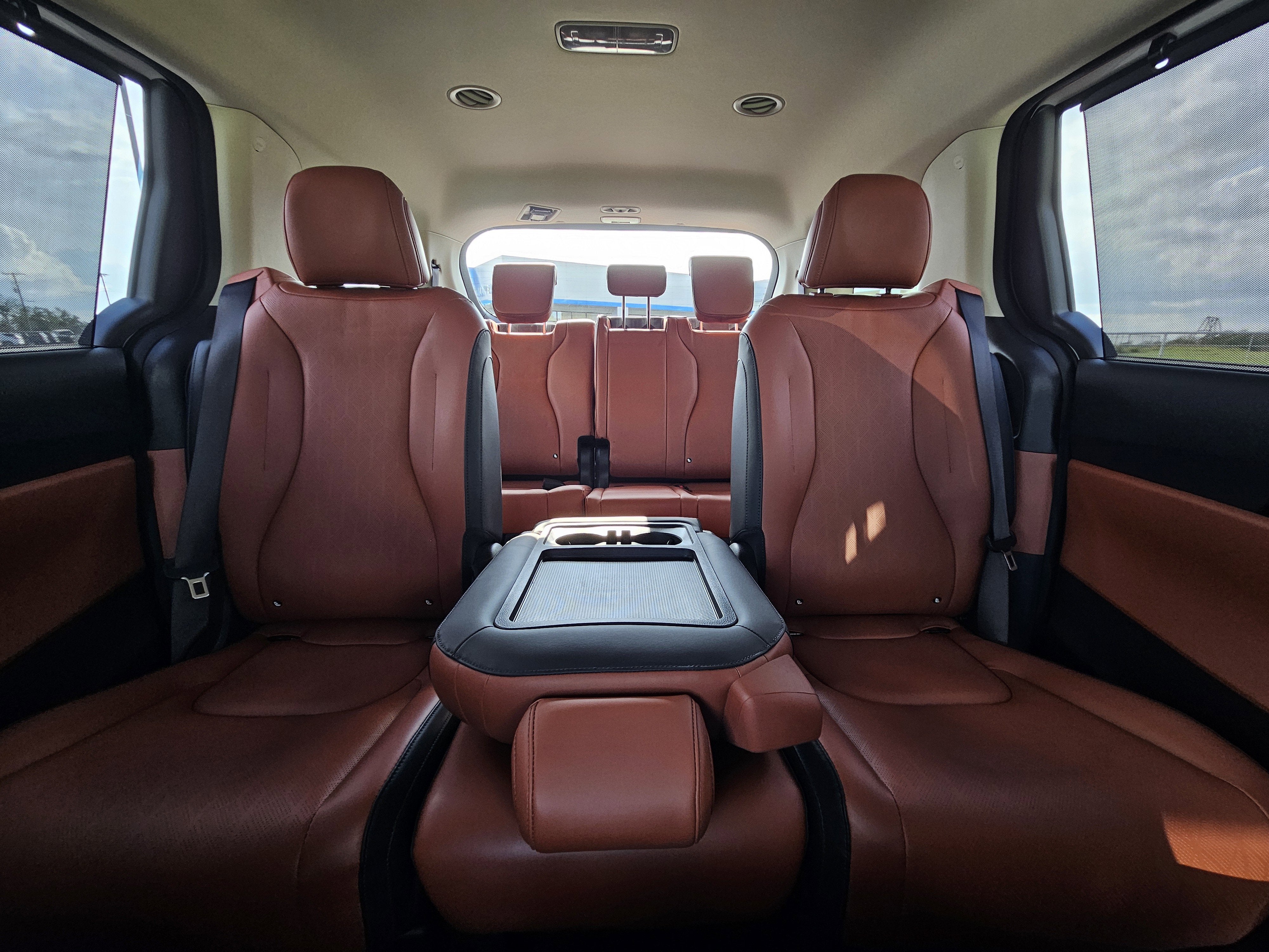 2023 Kia Carnival SX