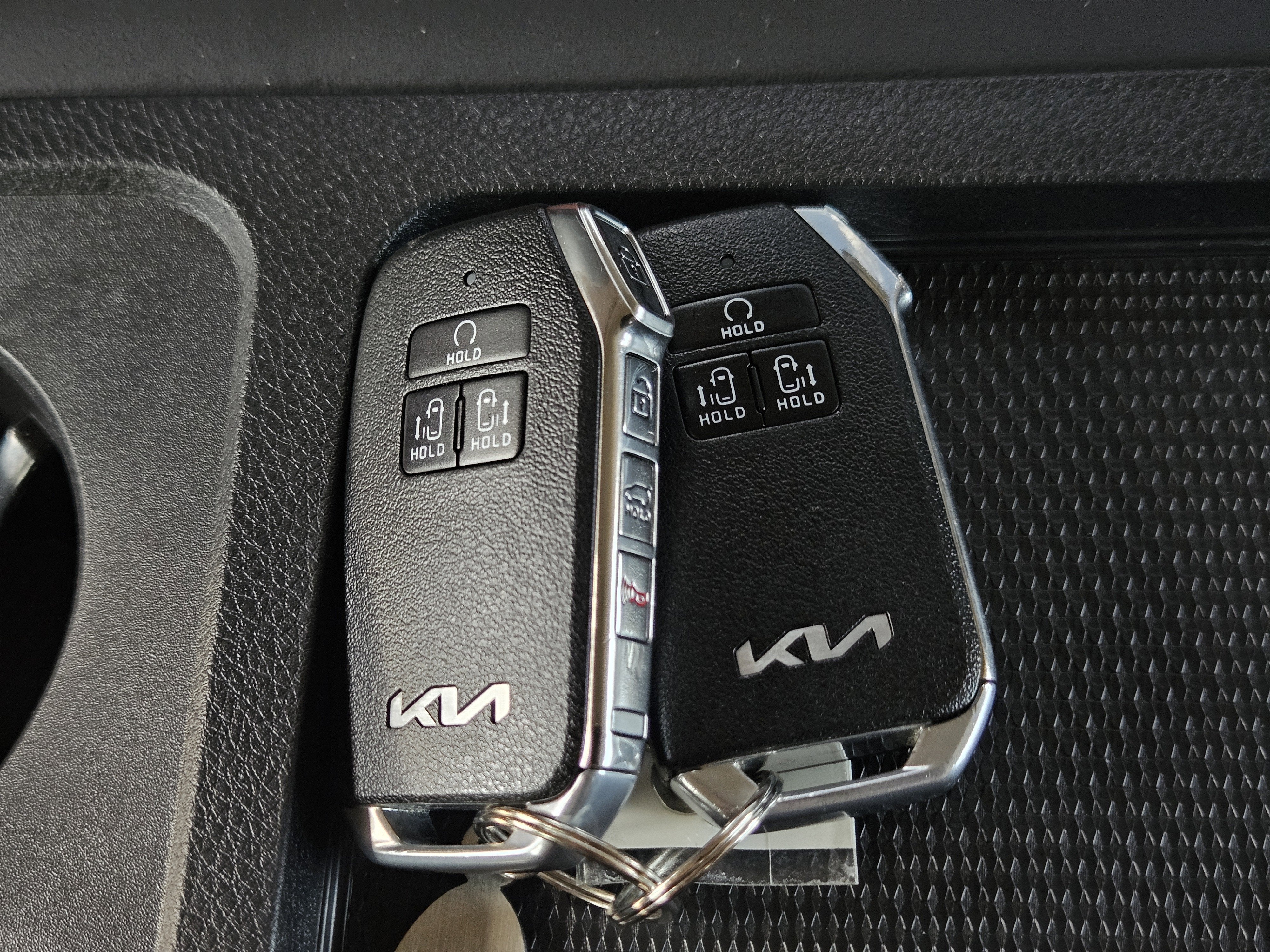 2023 Kia Carnival SX