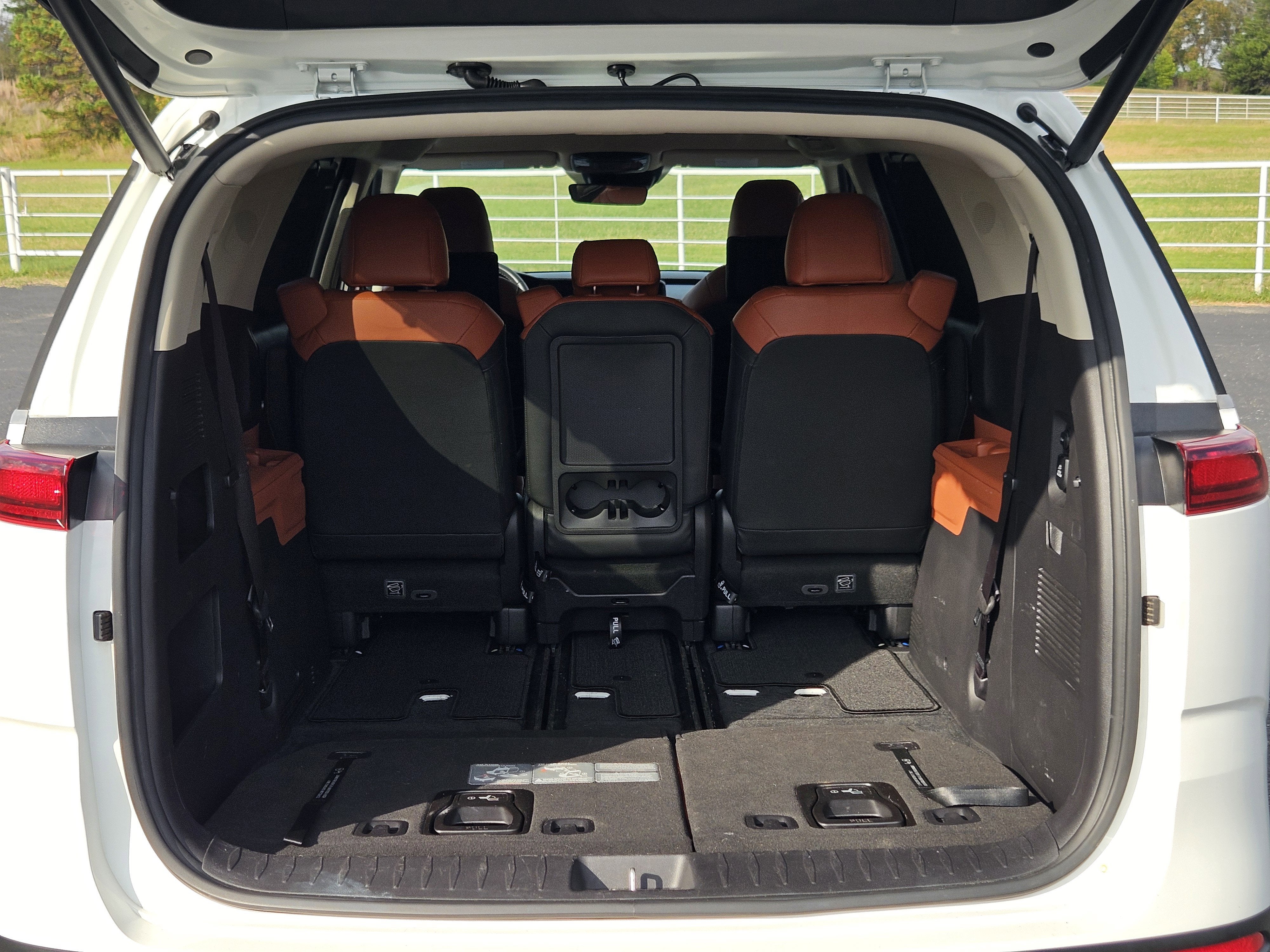 2023 Kia Carnival SX